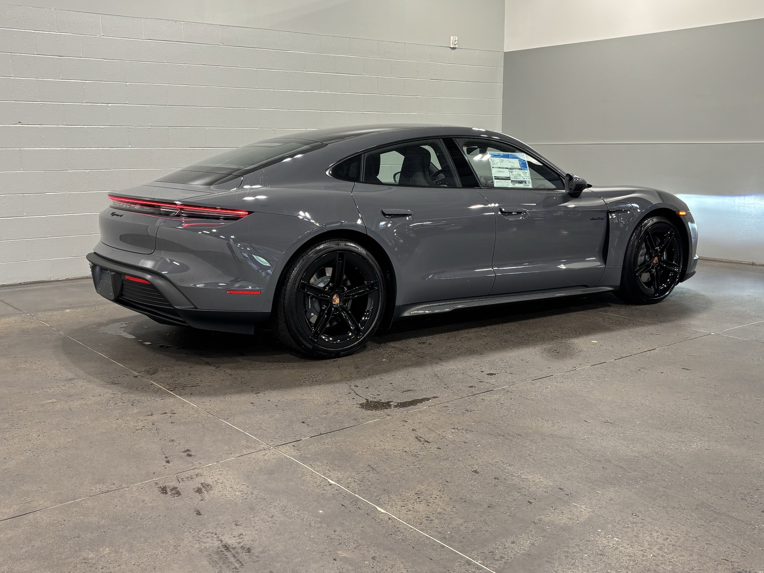 Porsche Taycan 4