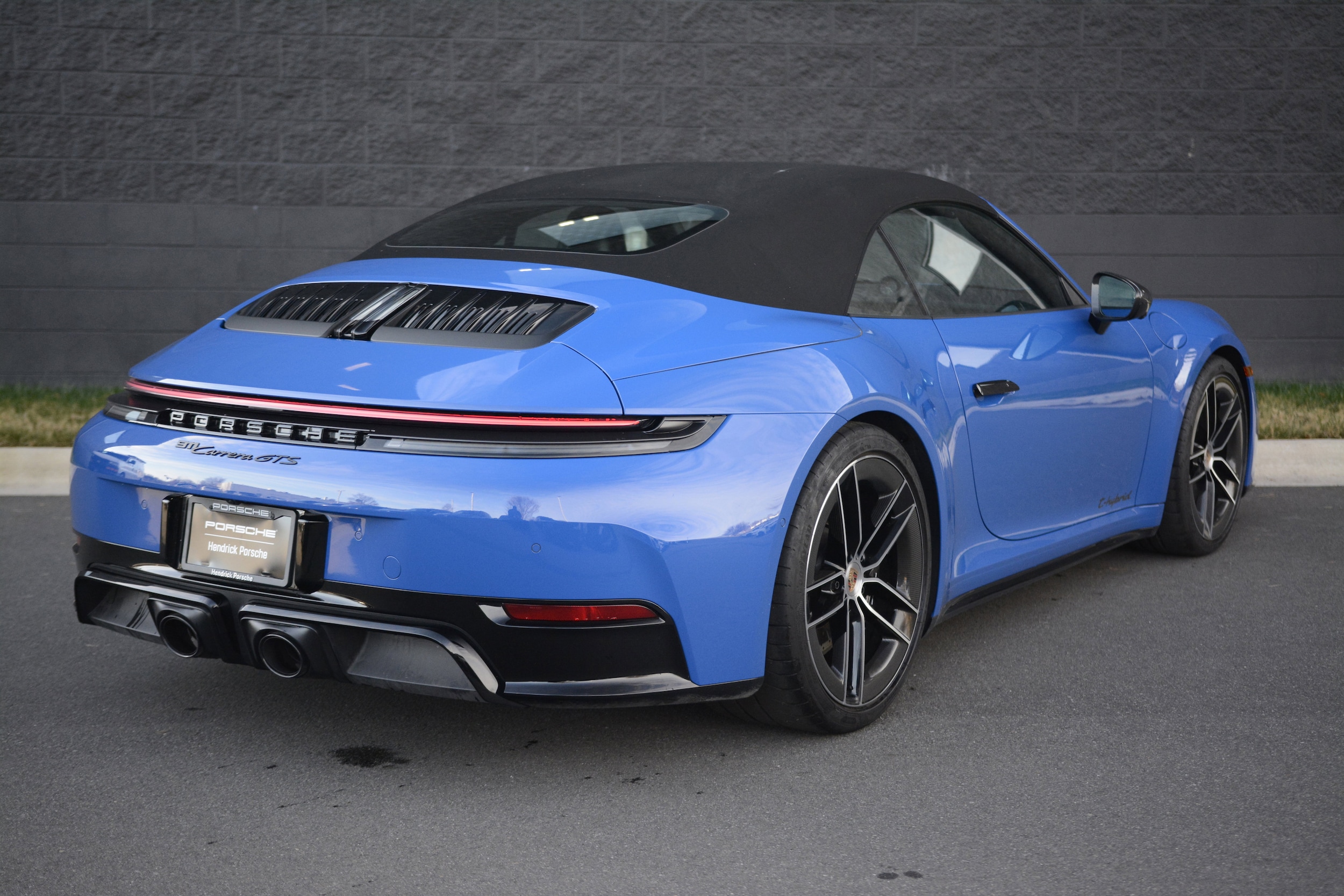 2025 Porsche 911 Carrera GTS photo 6