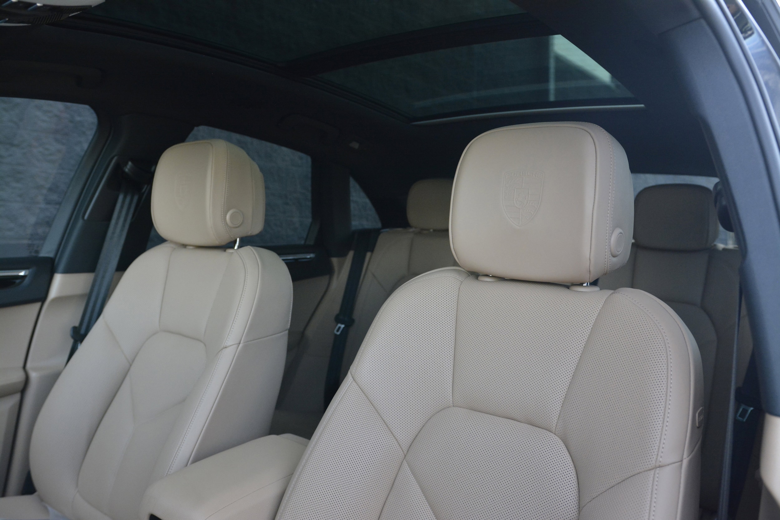 2025 Porsche Macan photo 4