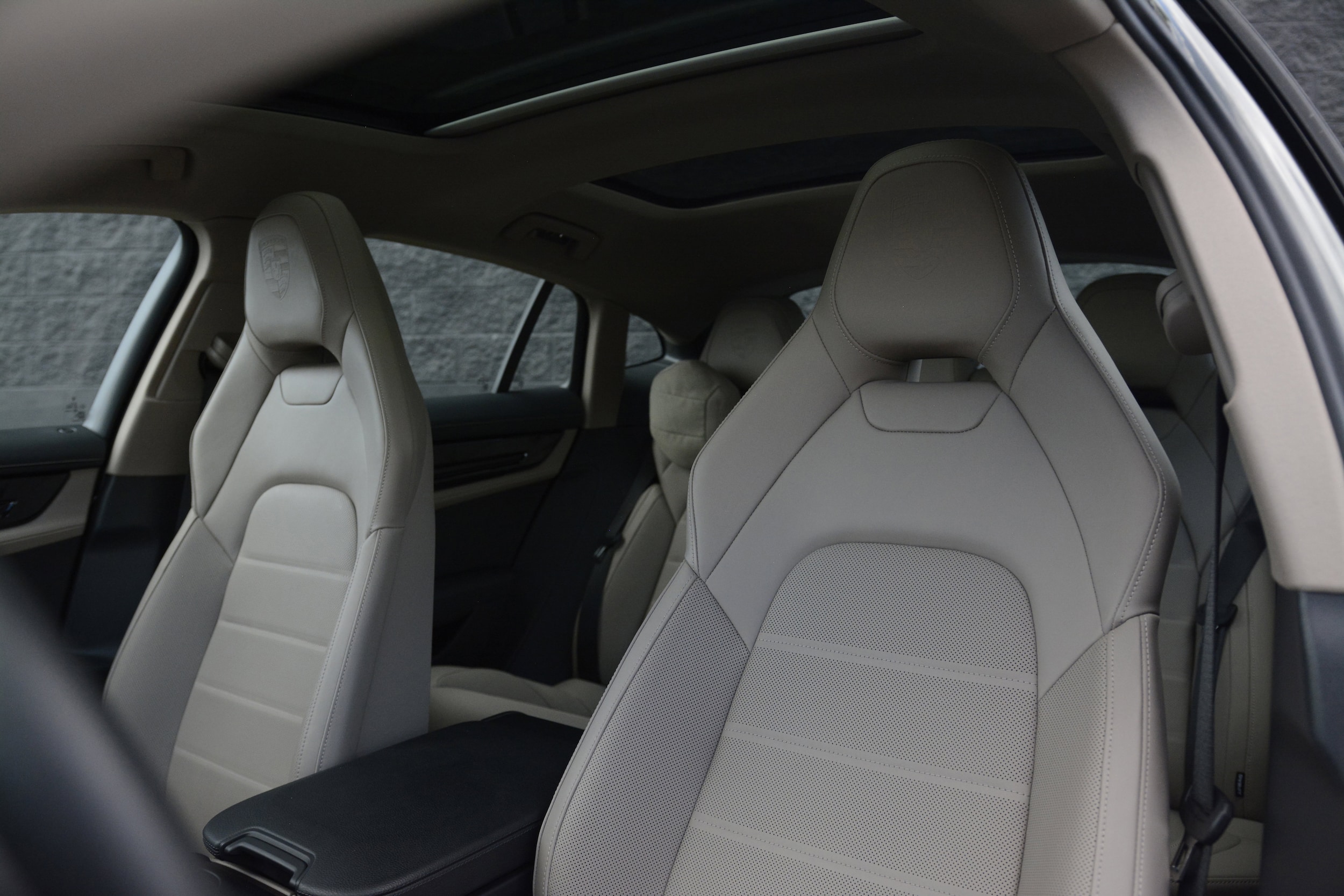 2025 Porsche Panamera 4 photo 4