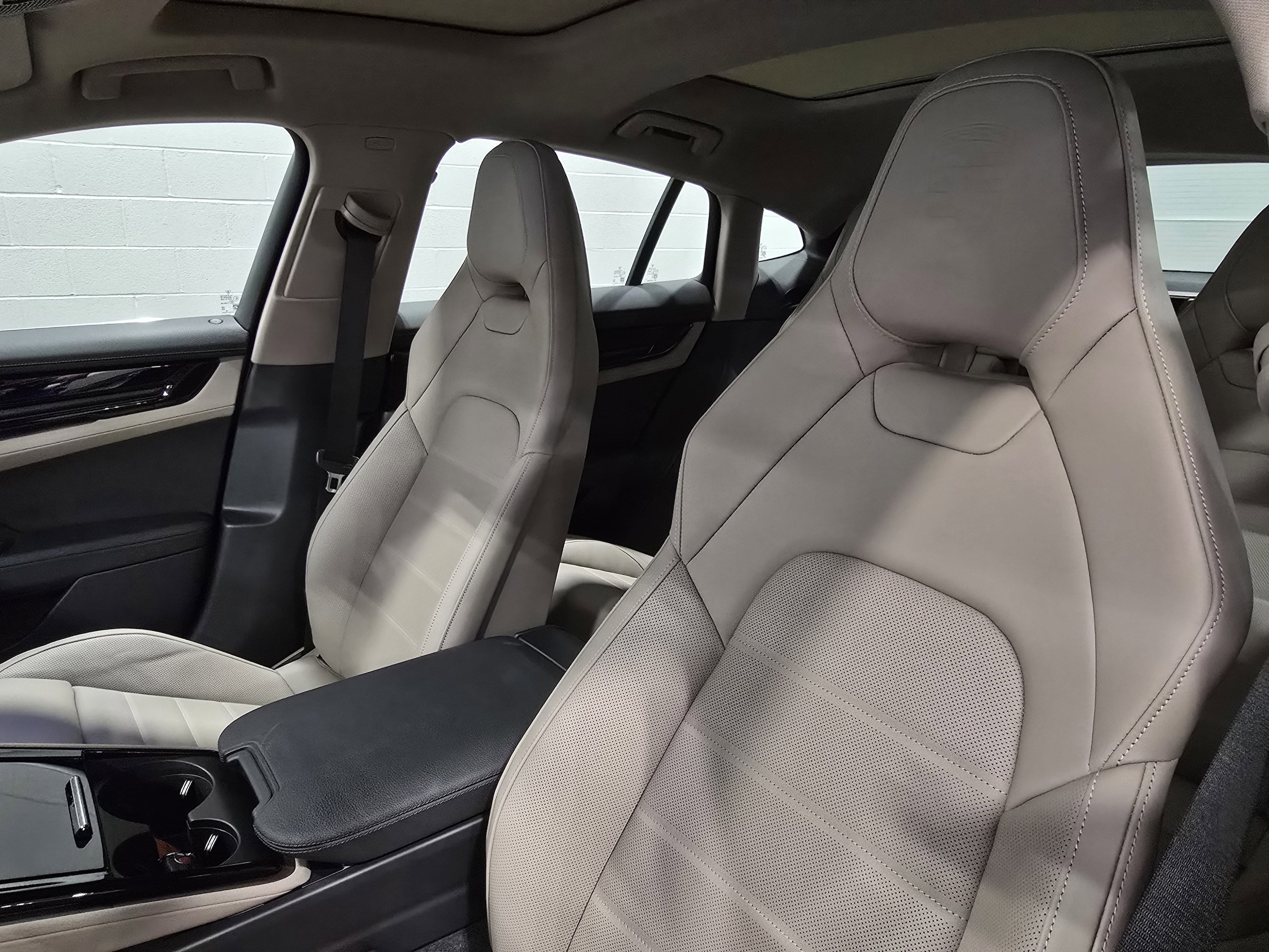 Porsche Panamera 4