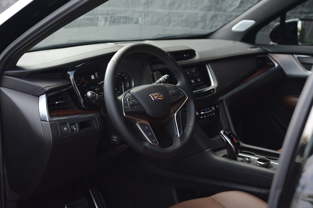 Used 2025 CADILLAC XT5 Sport SUV