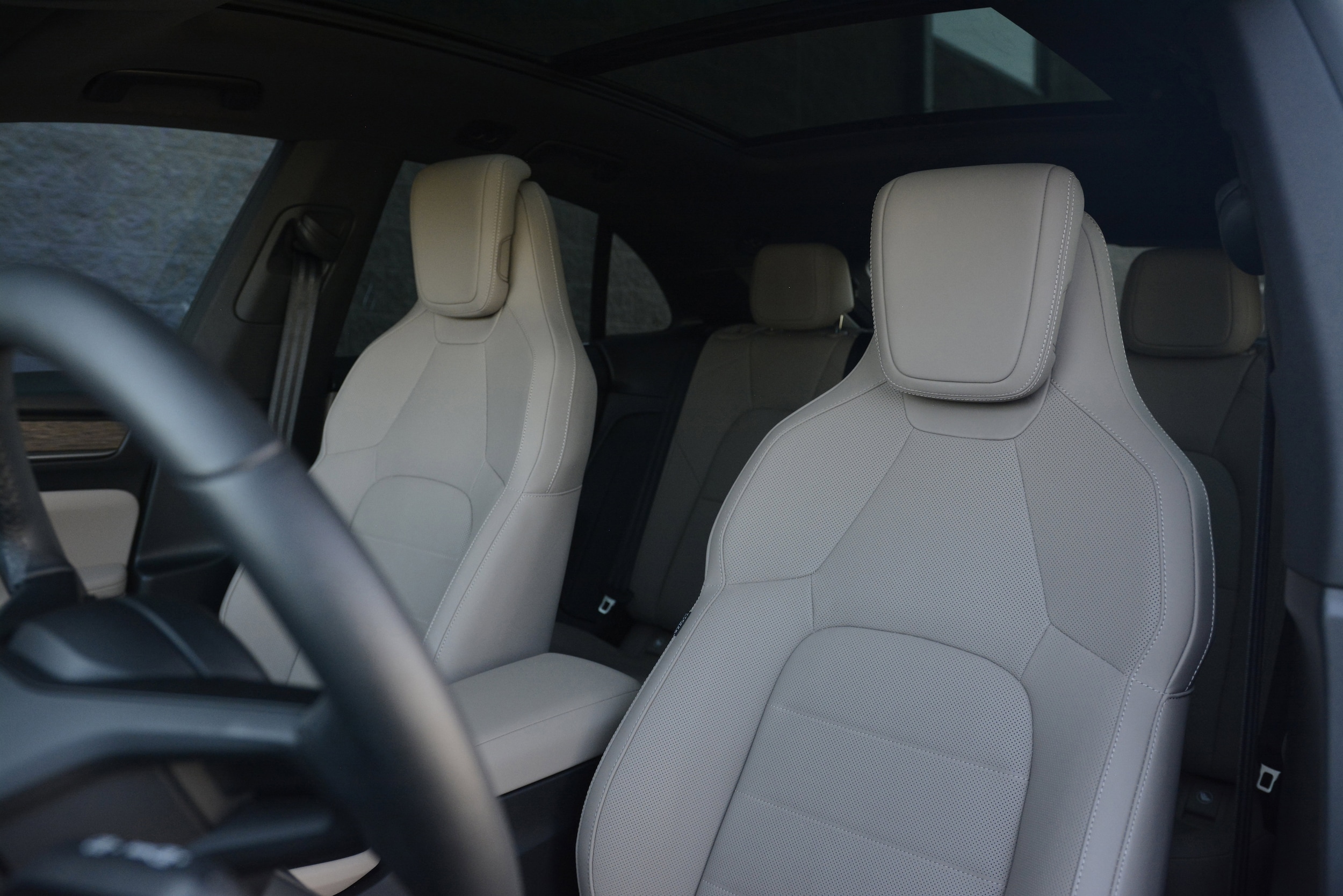 2025 Porsche Macan Electric 4S photo 4