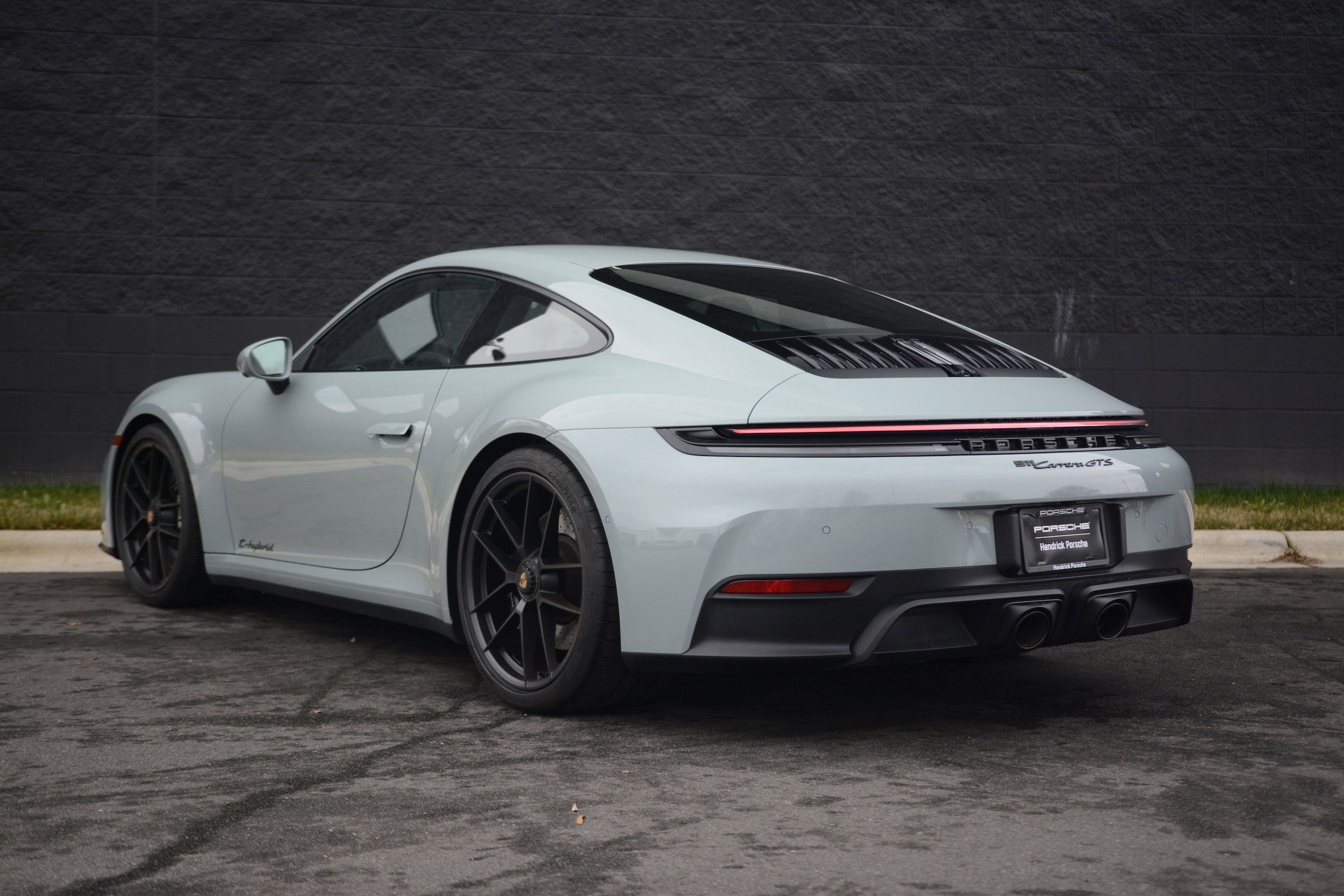 2025 Porsche 911 Carrera GTS photo 2