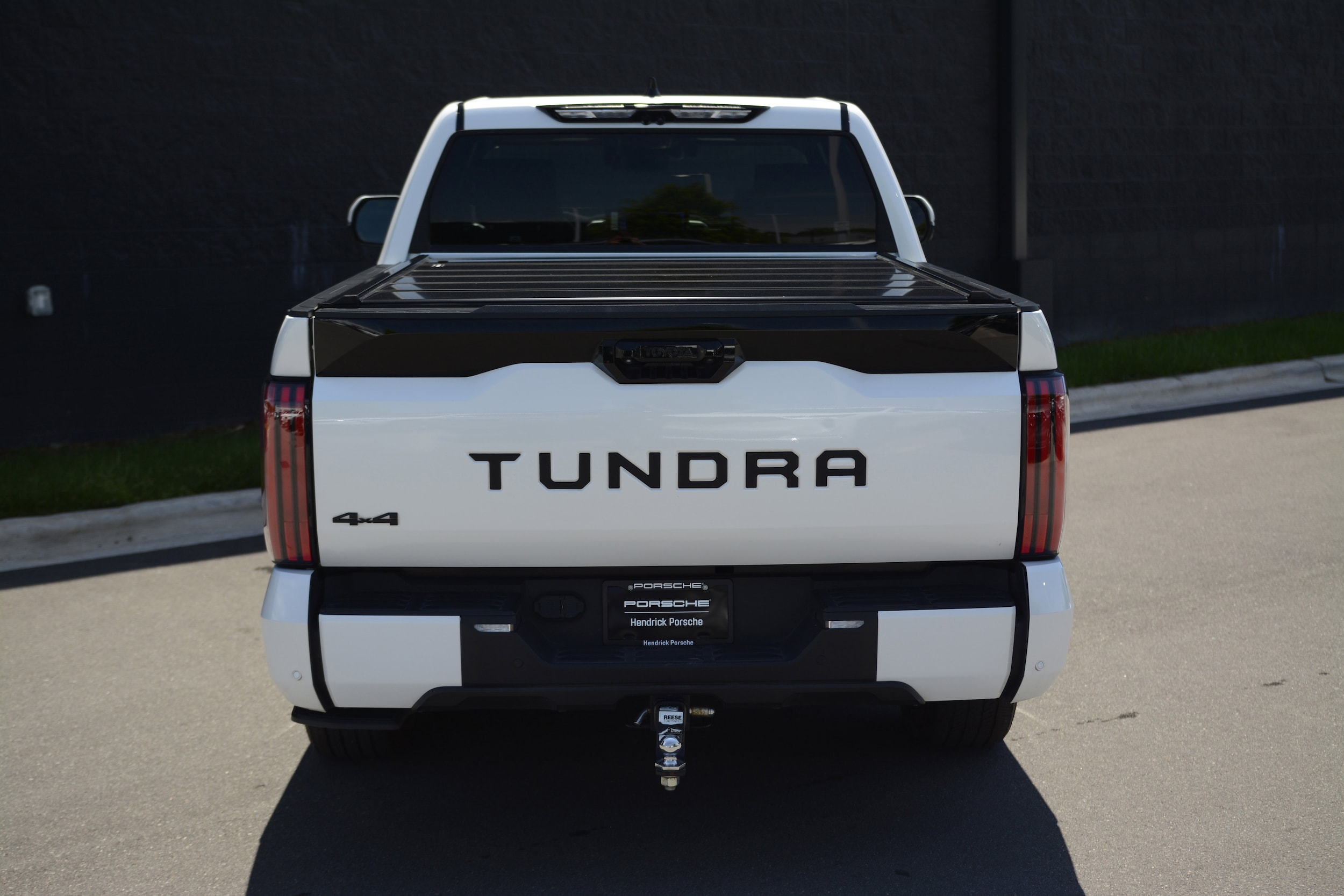 2023 Toyota Tundra Hybrid Platinum photo 5