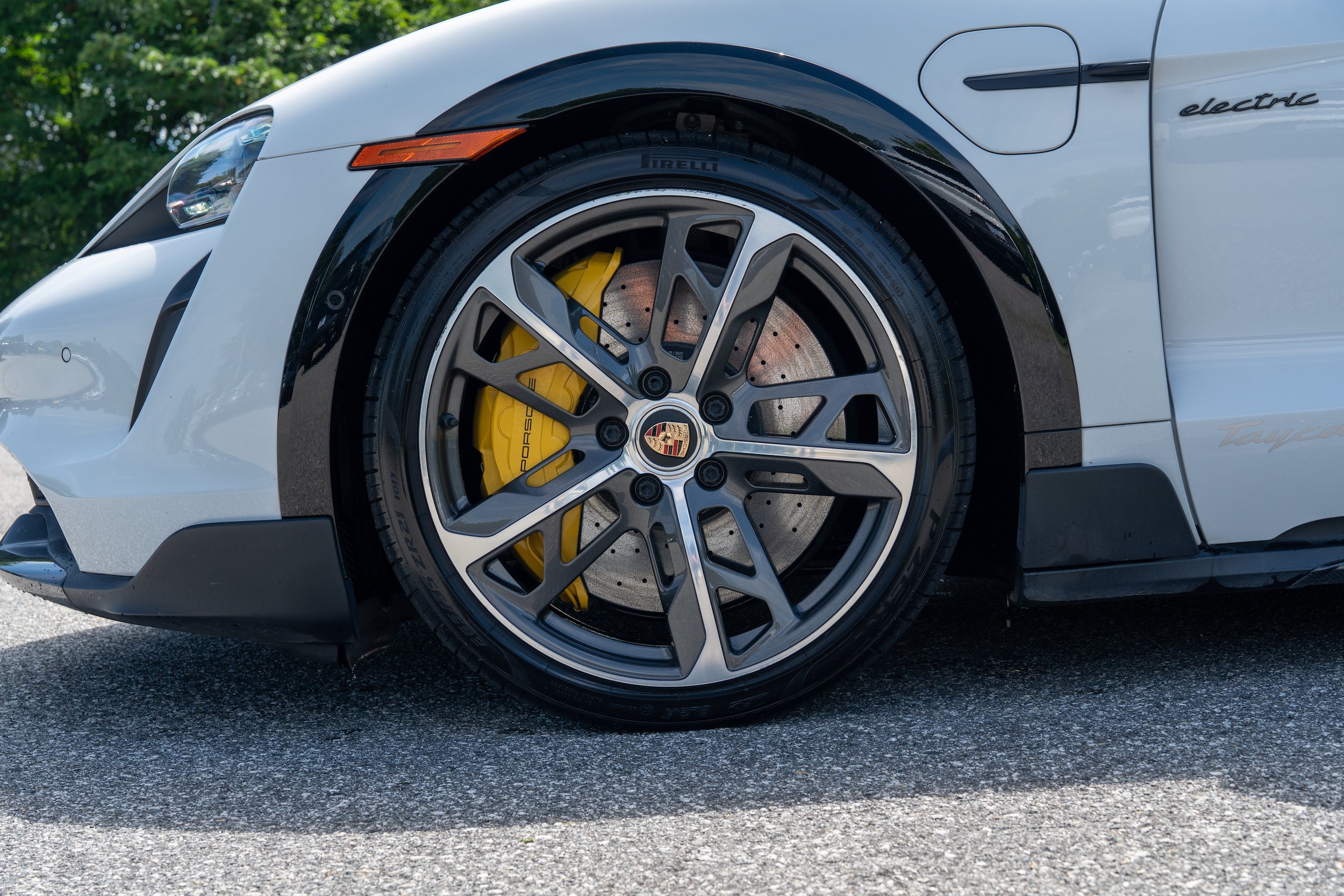 Porsche Taycan Turbo S Cross Turismo