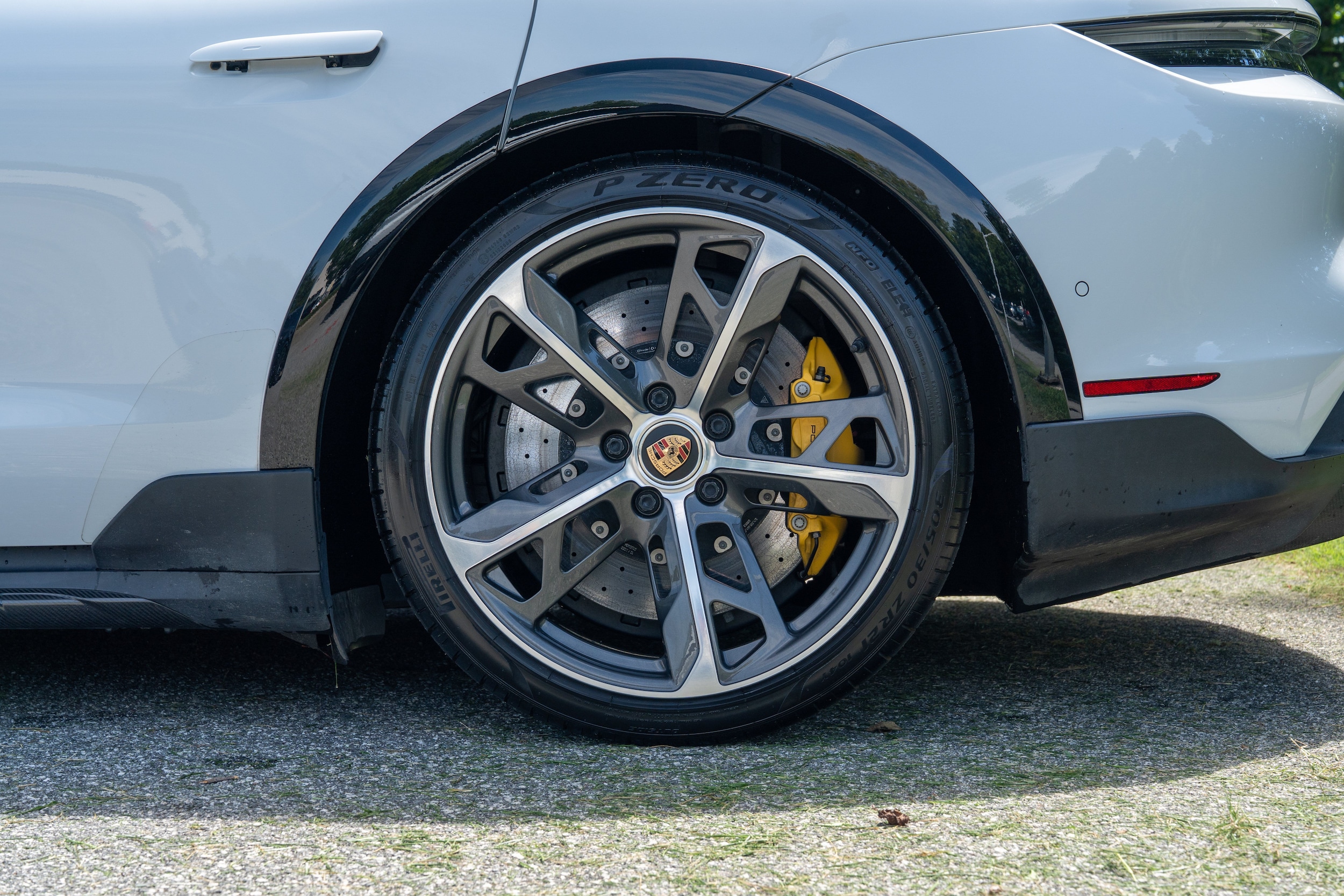 Porsche Taycan Turbo S Cross Turismo