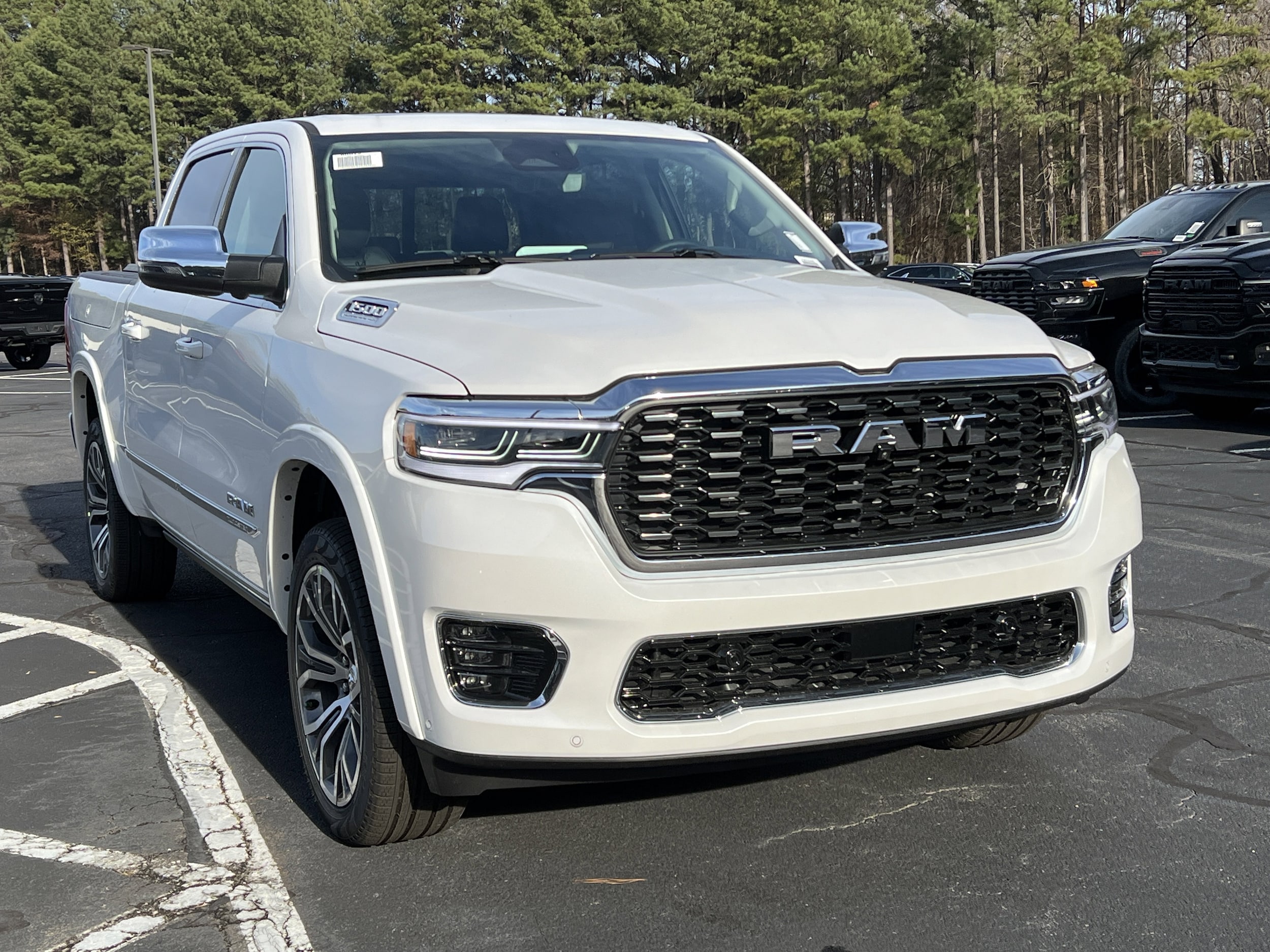 New Ivory White Tri-Coat Pearlcoat 2026 Ram 1500 Tungsten in