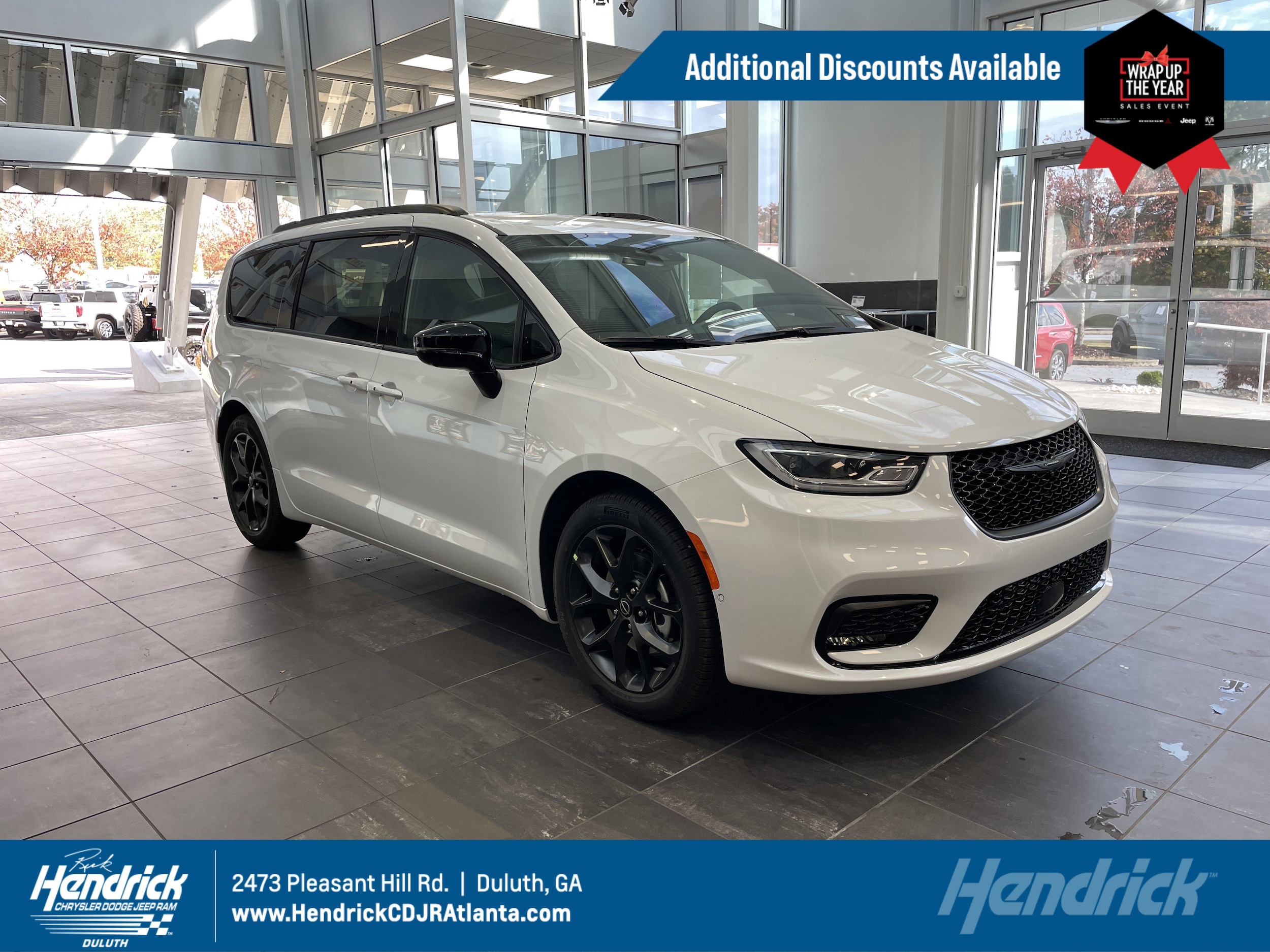 2026 Chrysler Pacifica Select's photo