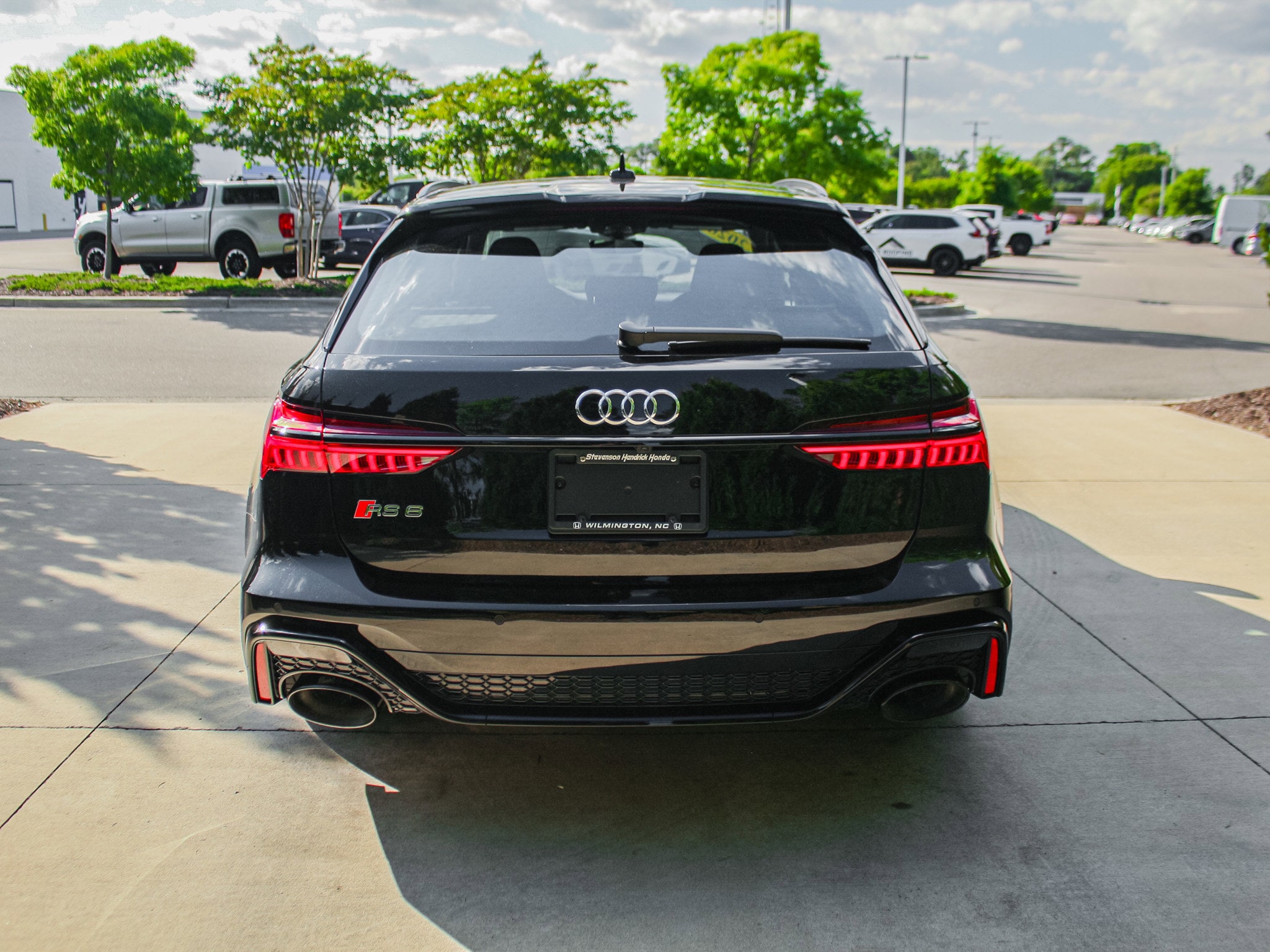 2026 Audi RS 6 Avant performance photo 3