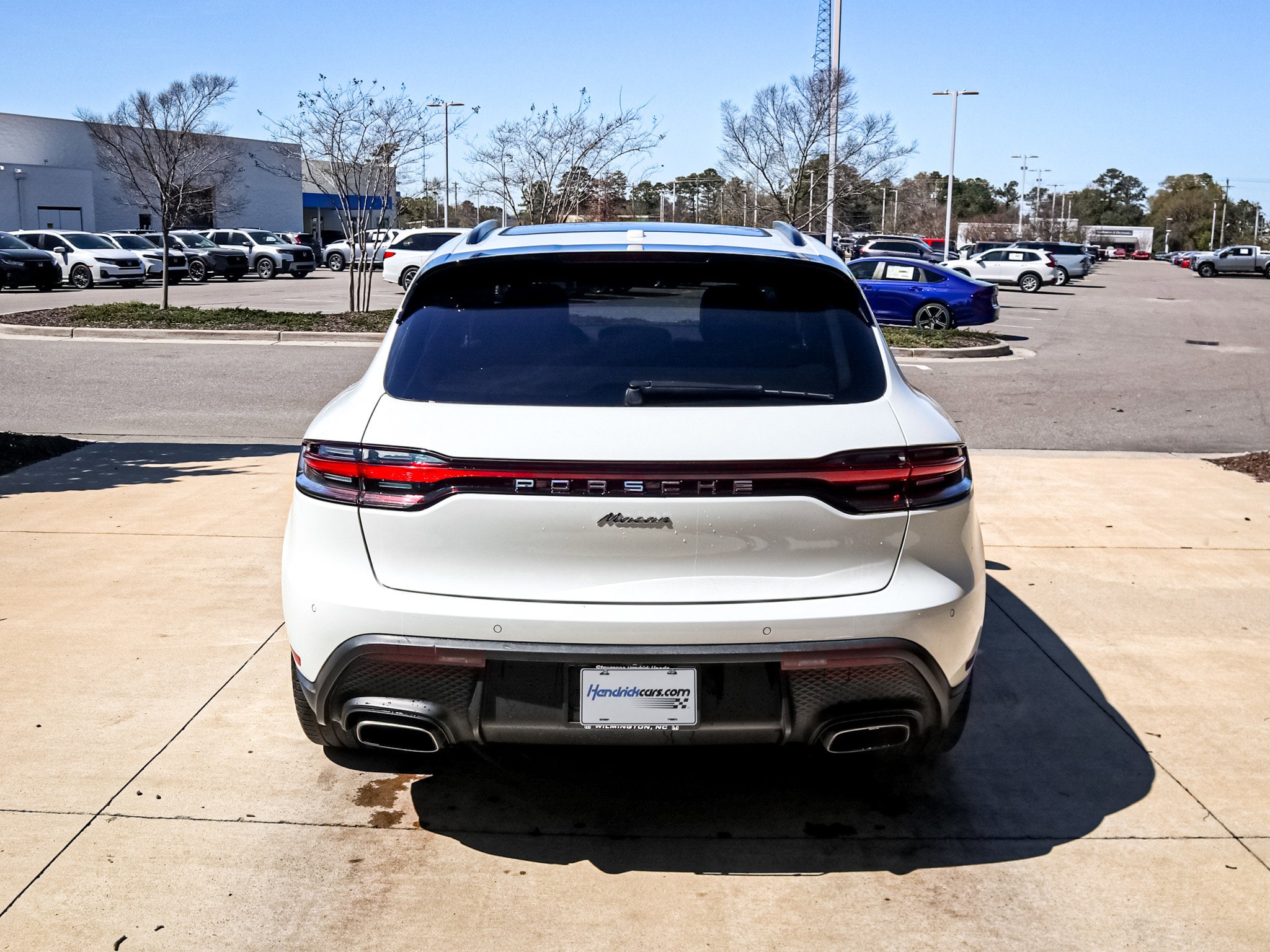 2024 Porsche Macan photo 3