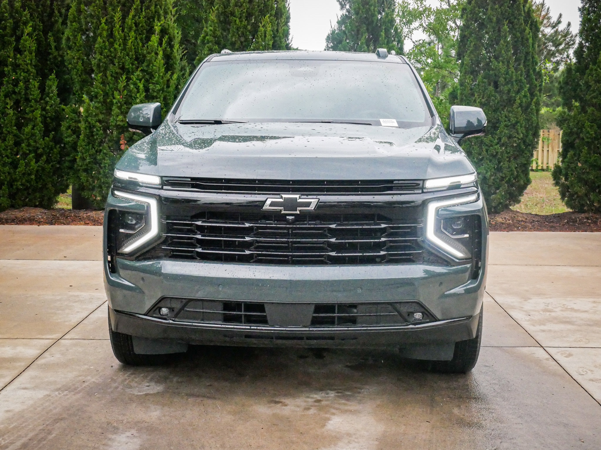 2026 Chevrolet Suburban RST photo 2