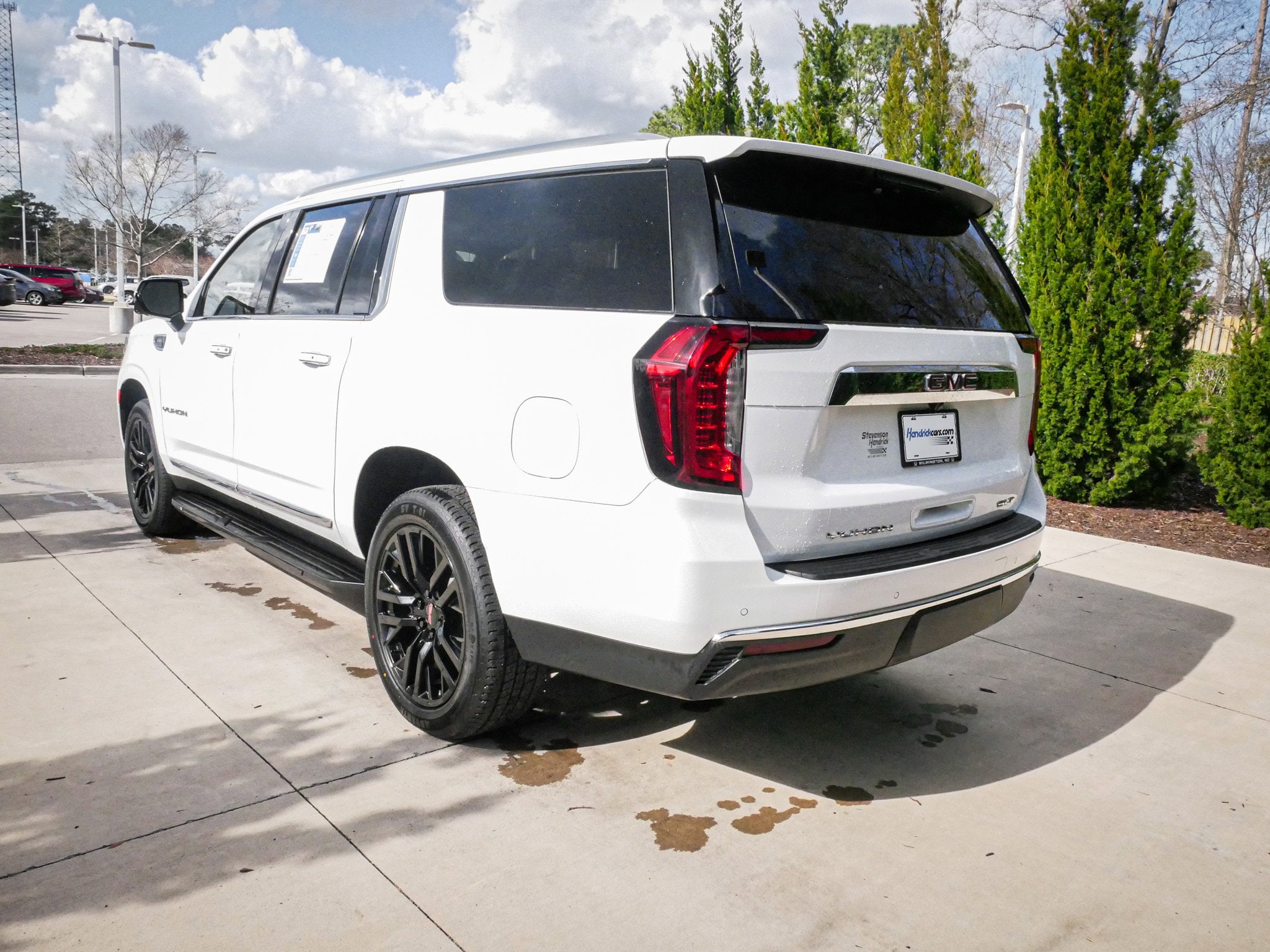 2023 GMC Yukon XL SLT photo 6