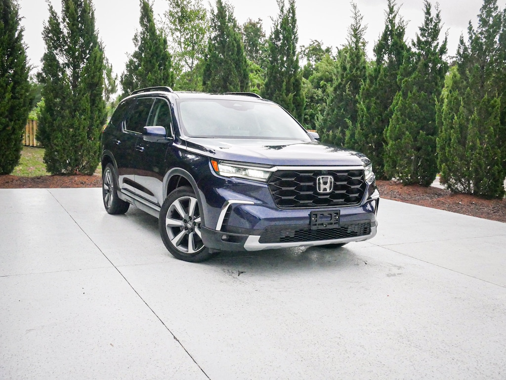 Used 2025 Honda Pilot Elite SUV