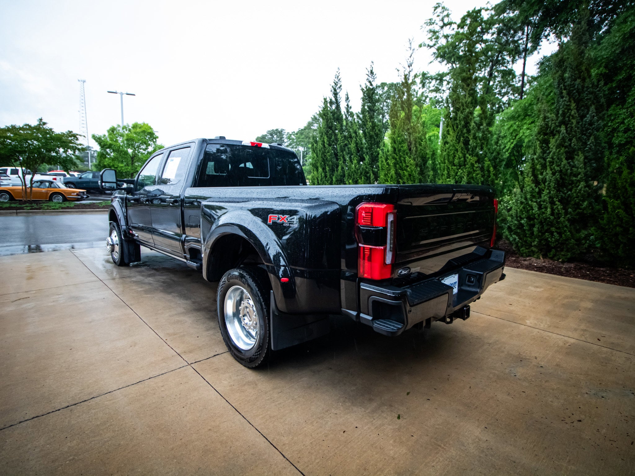 2025 Ford Super Duty F-450 DRW Platinum photo 6