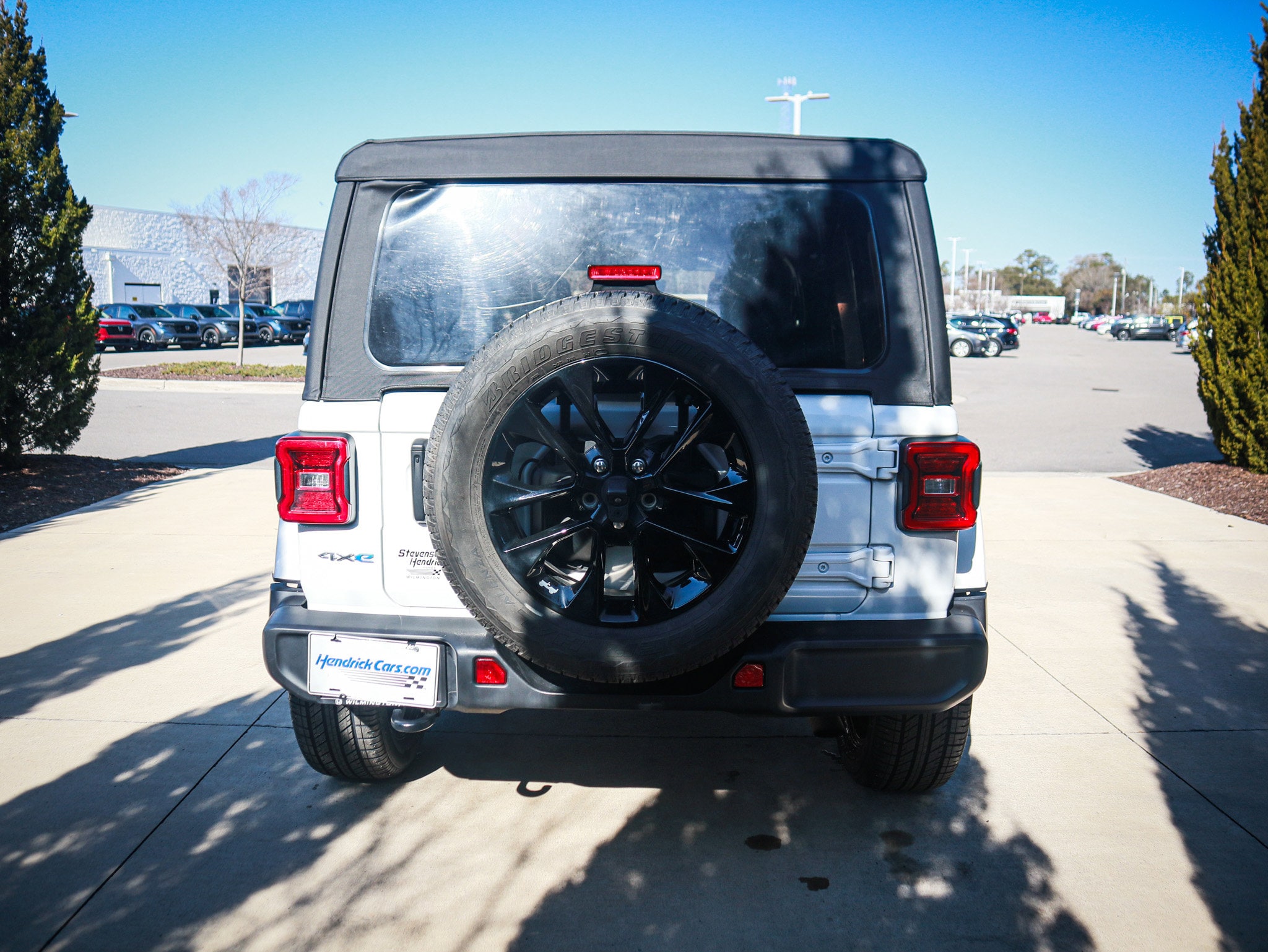 2021 Jeep Wrangler 4xe Unlimited Sahara photo 3