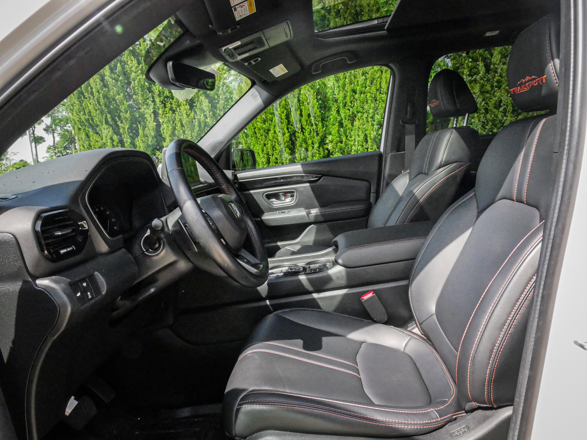 2025 Honda Pilot TrailSport photo 6