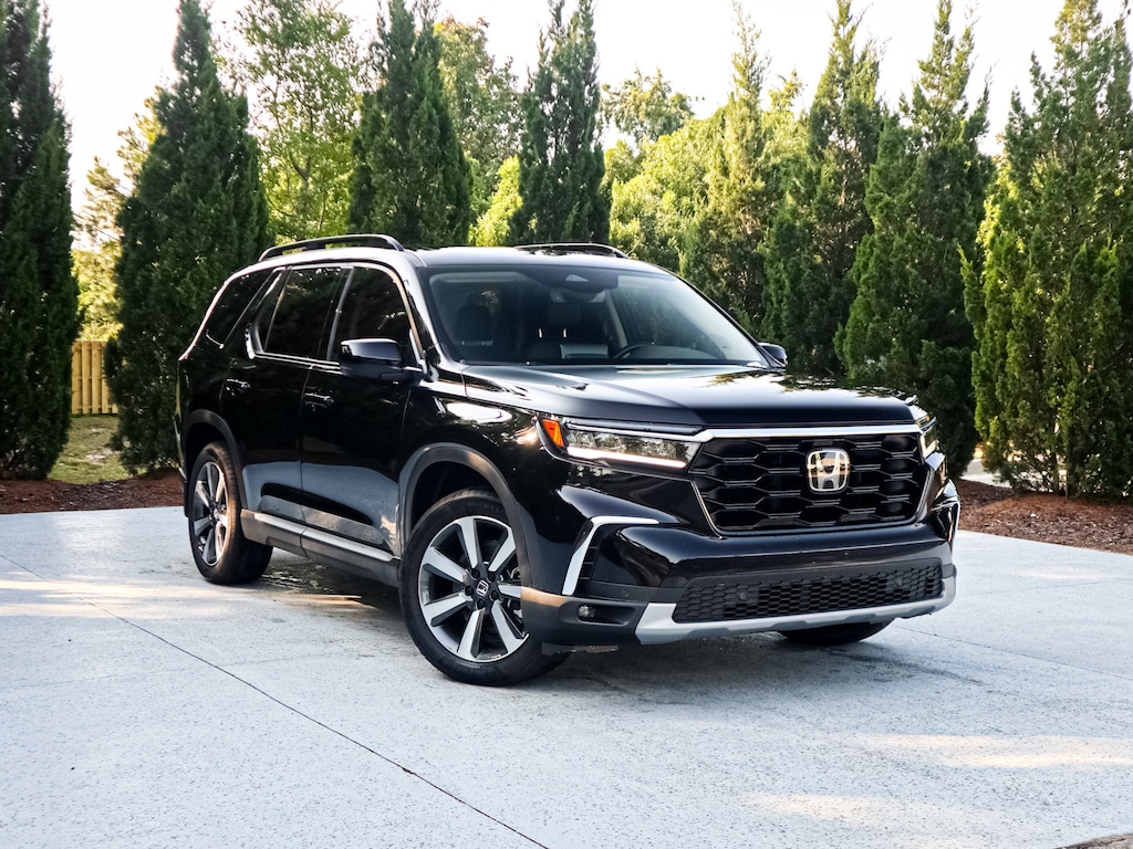 Used 2025 Honda Pilot Touring SUV