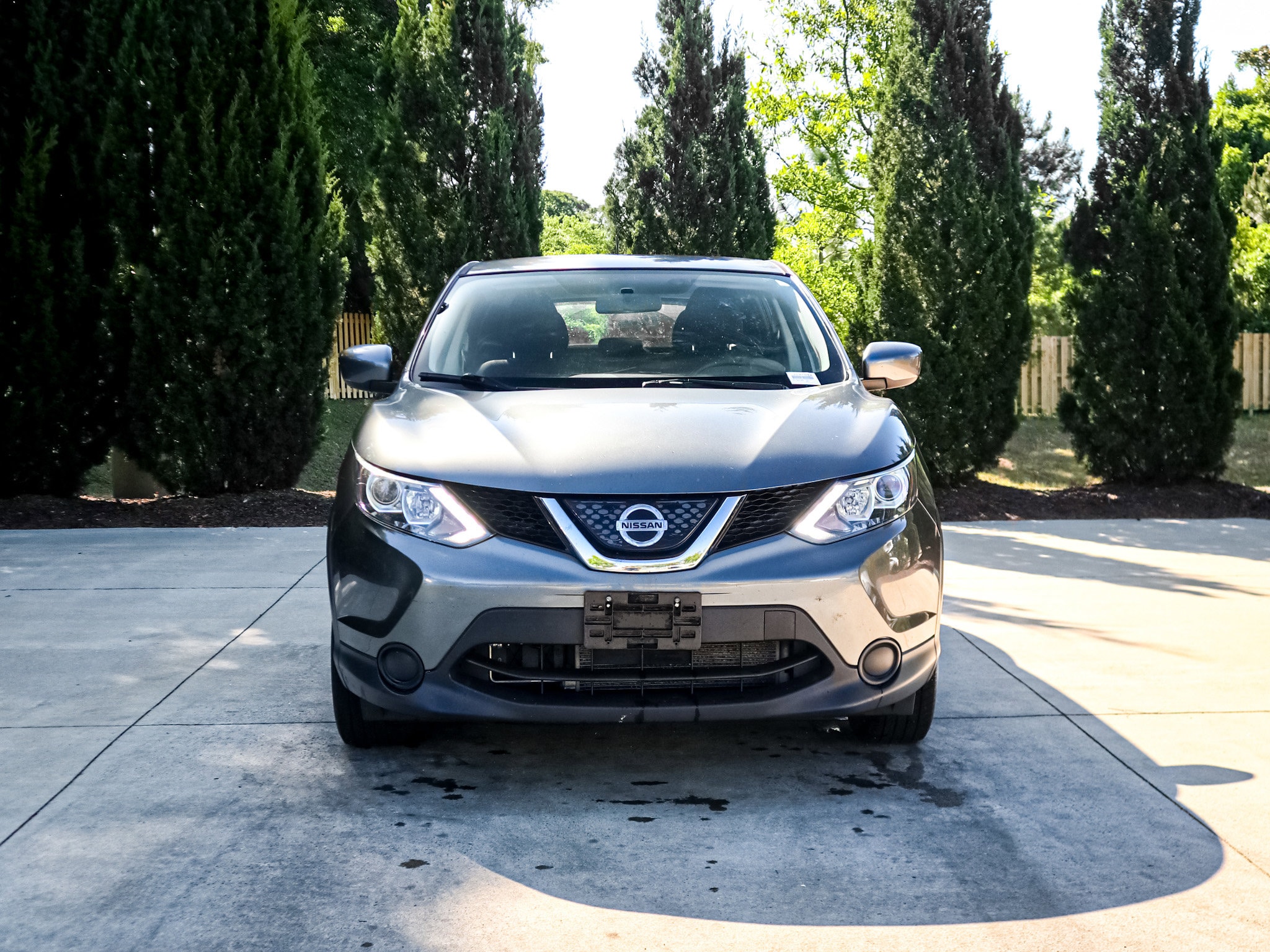 2018 Nissan Rogue Sport S photo 2