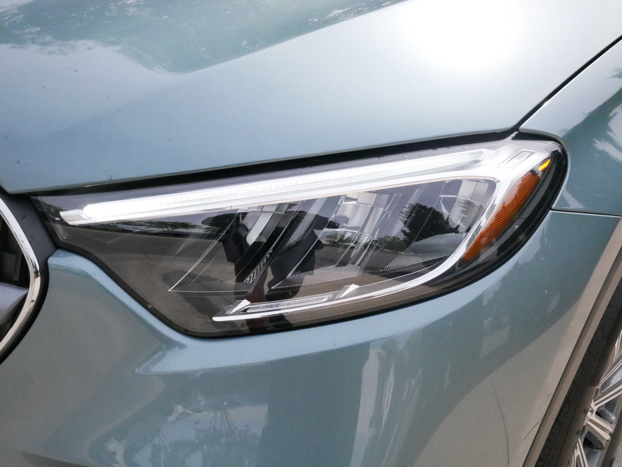 2025 Mercedes-Benz GLC 300 photo 4