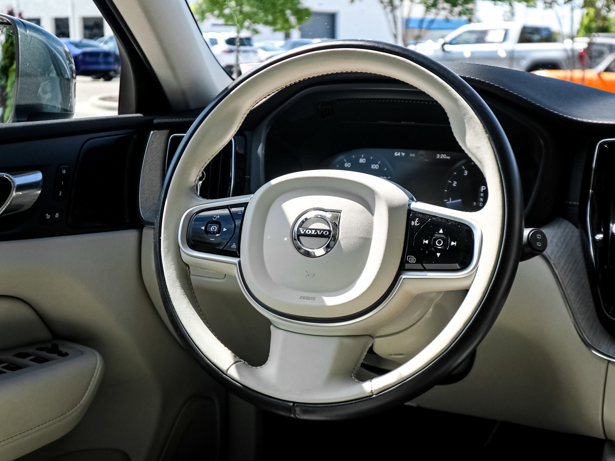 2021 Volvo XC60 Inscription photo 5