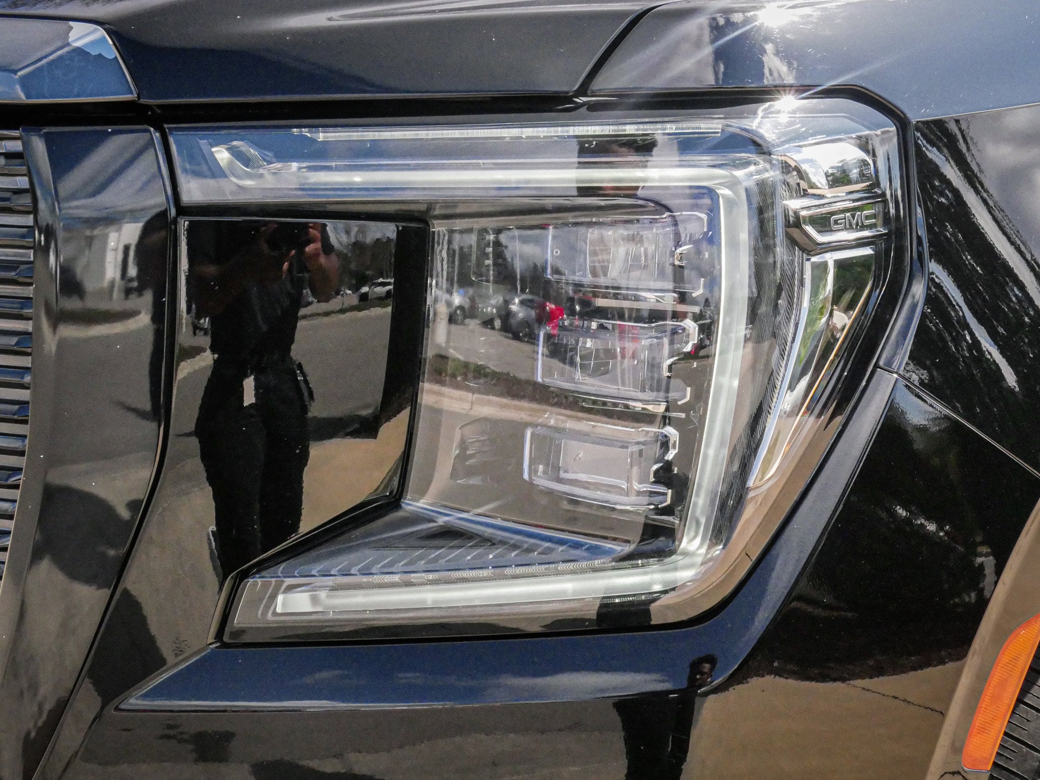 2023 GMC Yukon XL Denali Ultimate photo 4