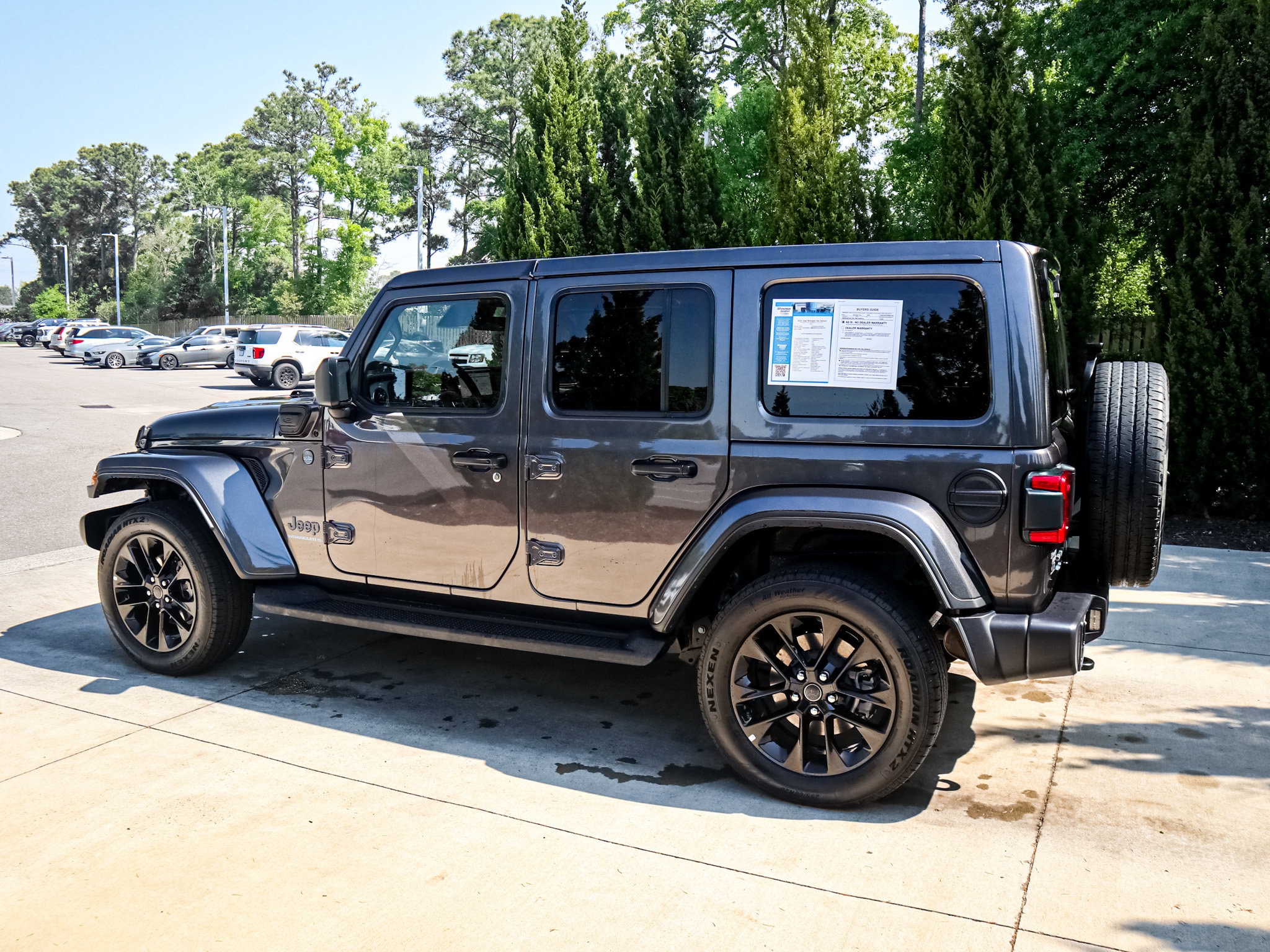 2025 Jeep Wrangler 4xe Sahara photo 5