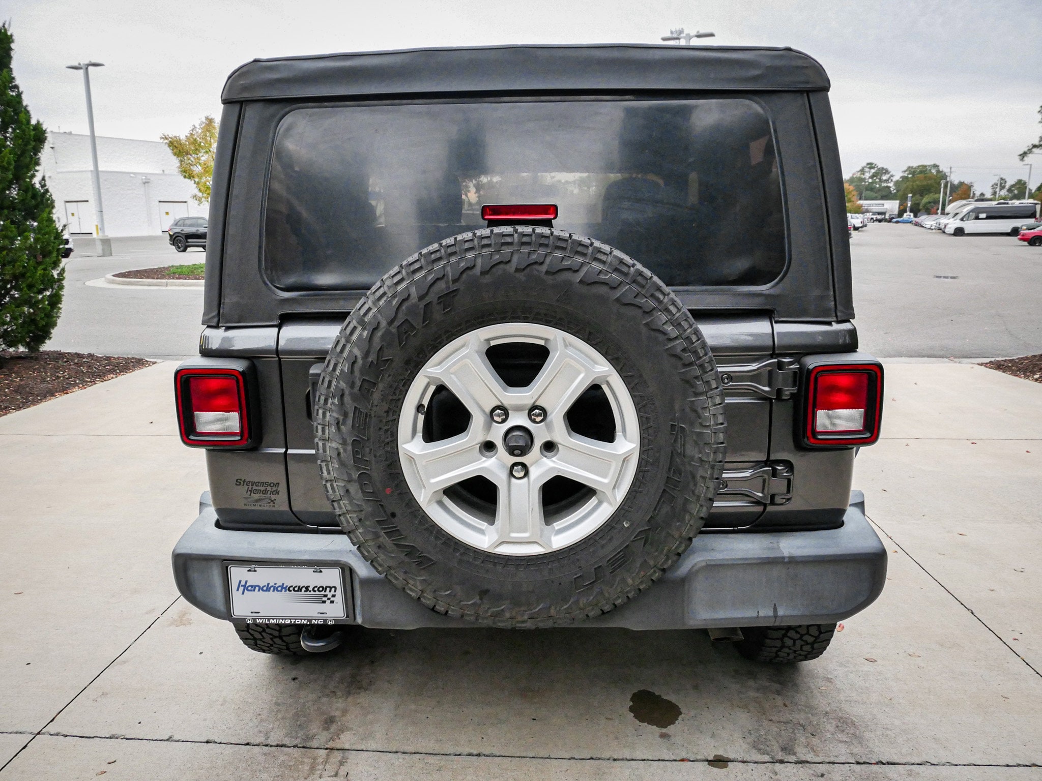 2020 Jeep Wrangler Sport S photo 3