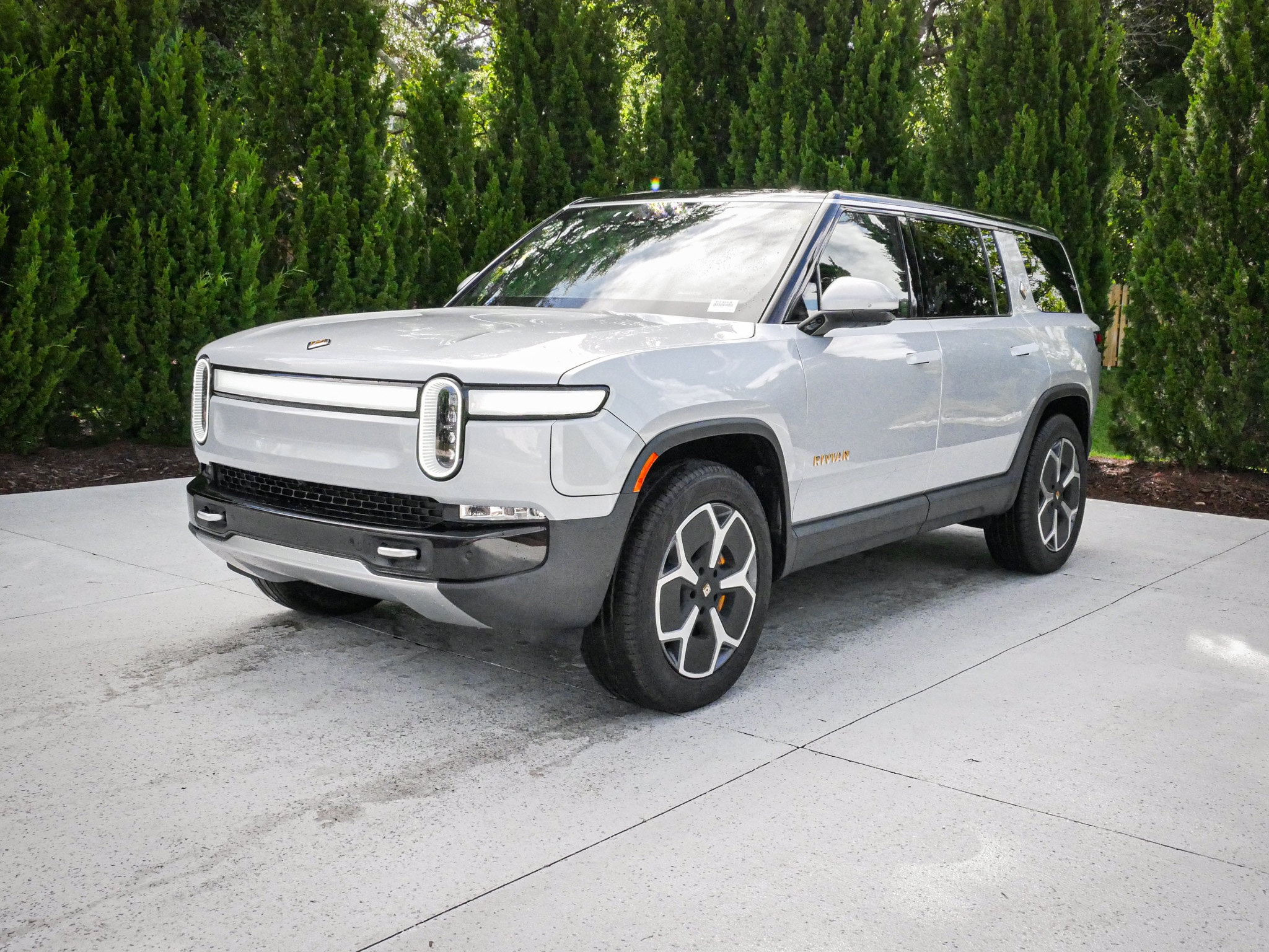 Rivian R1S Adventure