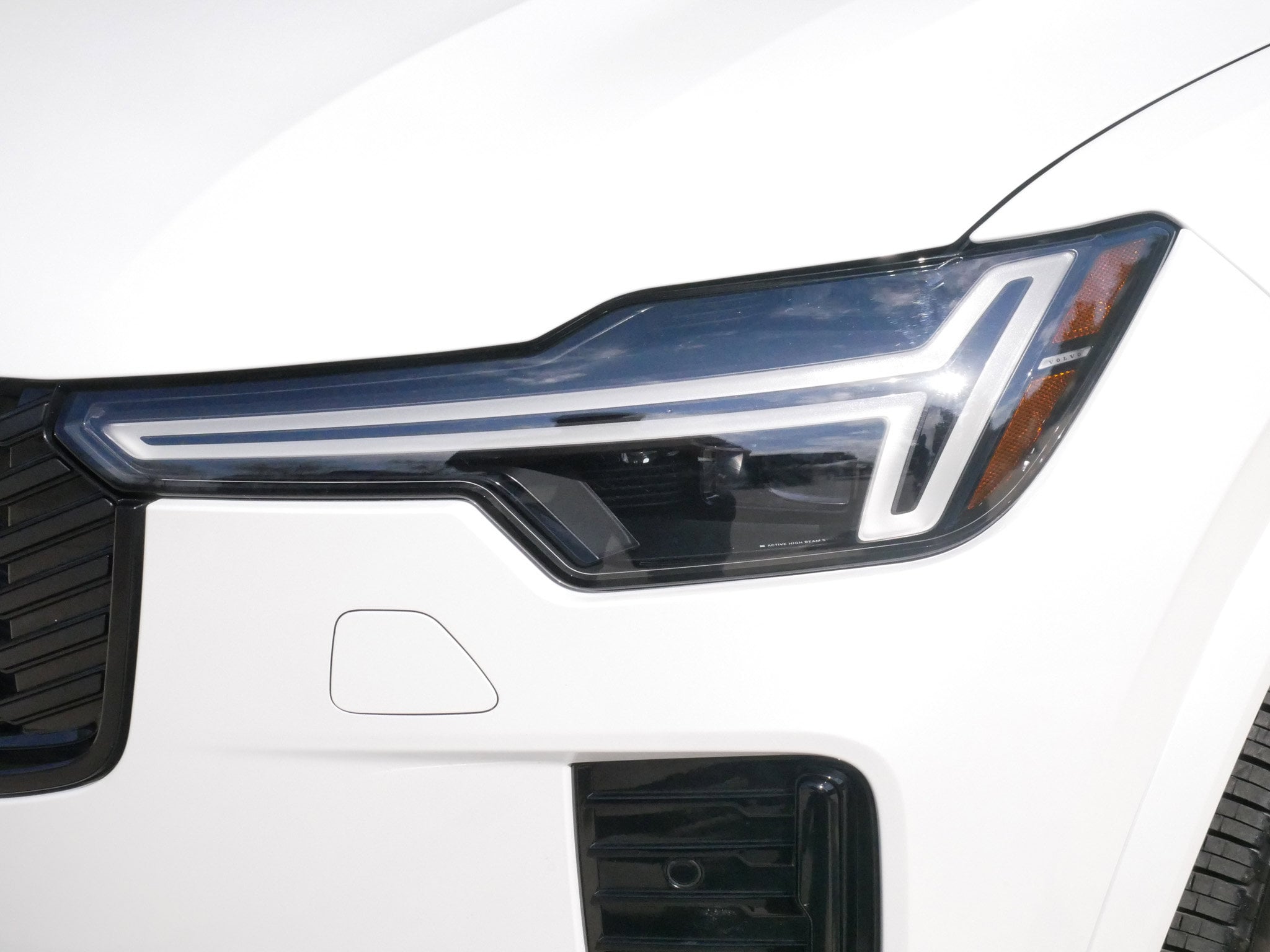 2026 Volvo XC90 Ultra Dark Theme photo 4