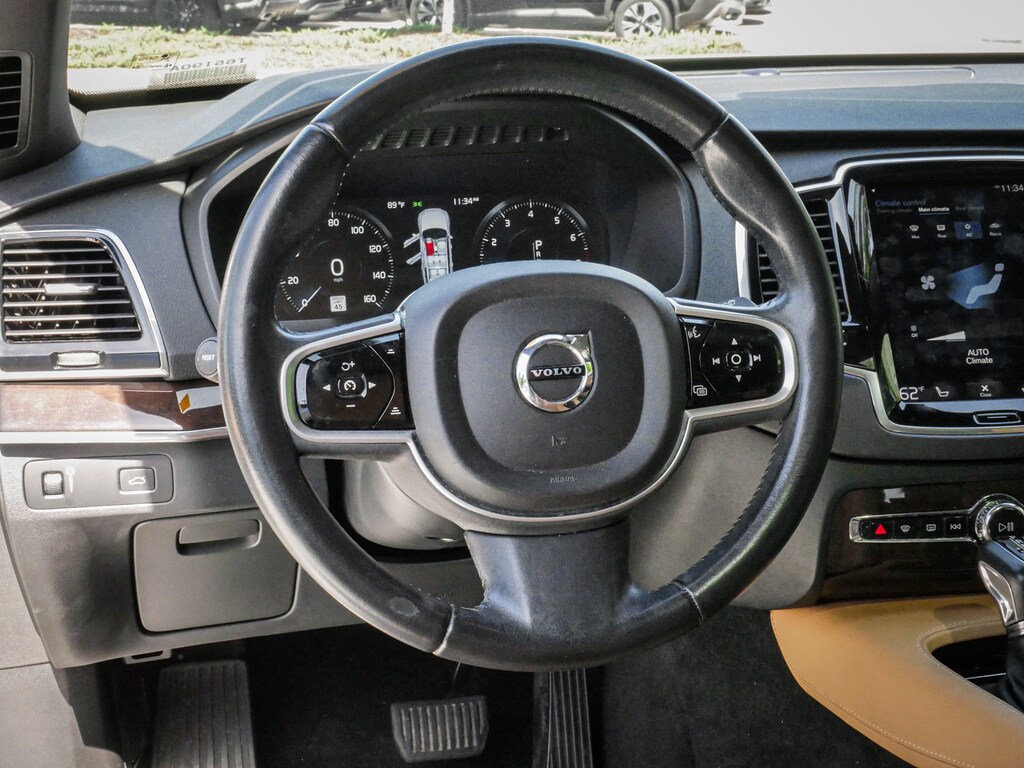 Used 2018 Volvo XC90 Momentum SUV