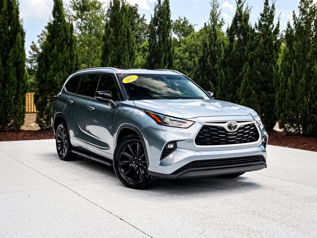 Used 2022 Toyota Highlander XLE SUV