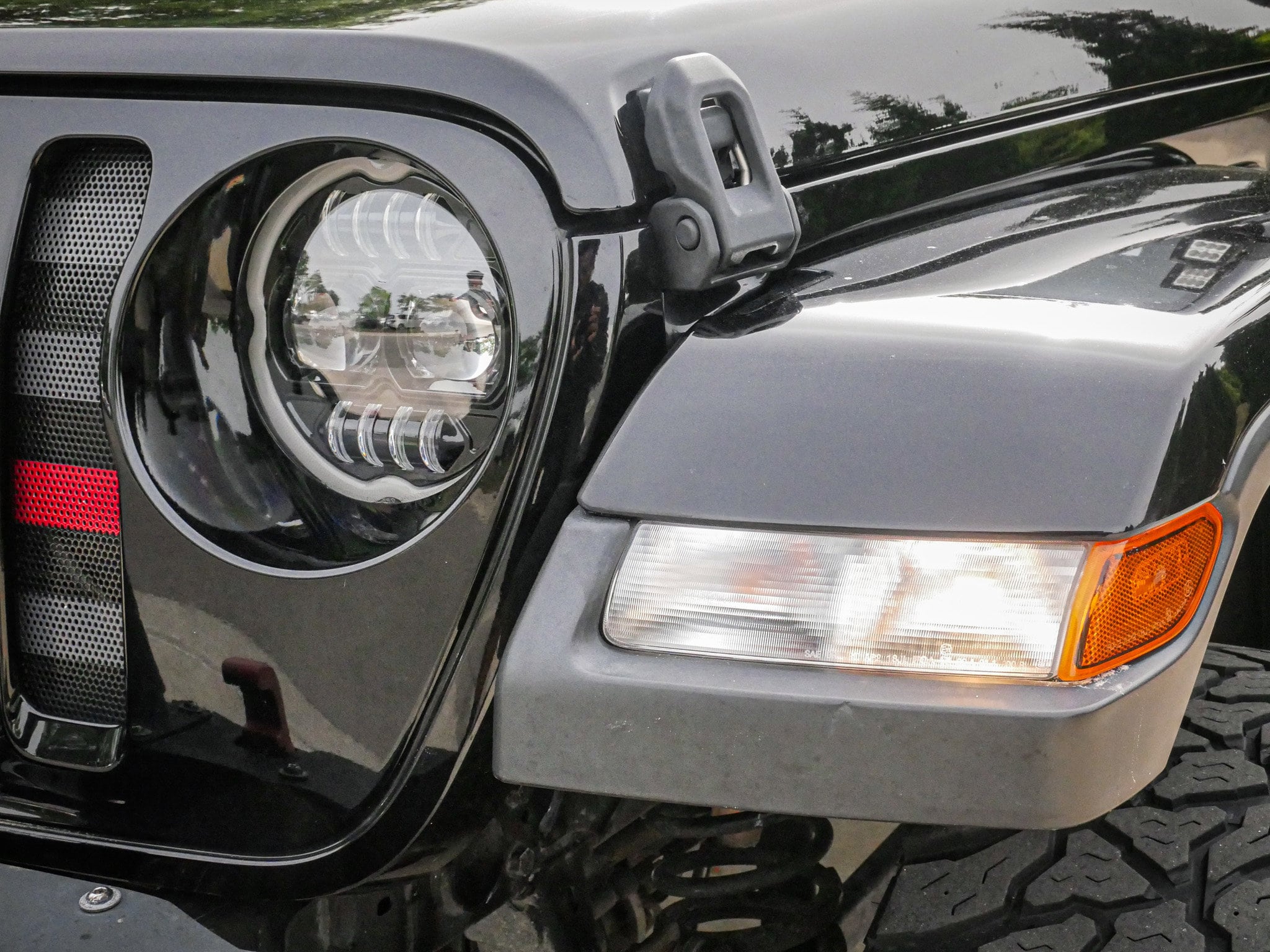 2021 Jeep Gladiator Sport S photo 4