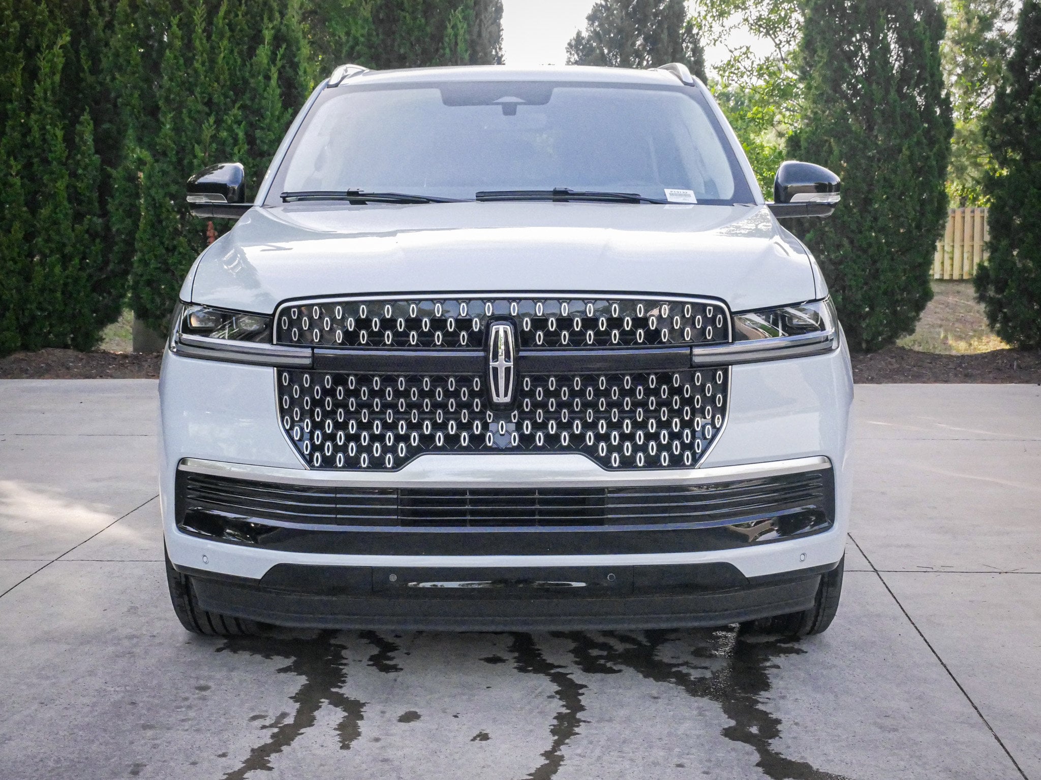 2025 Lincoln Navigator L Reserve photo 2