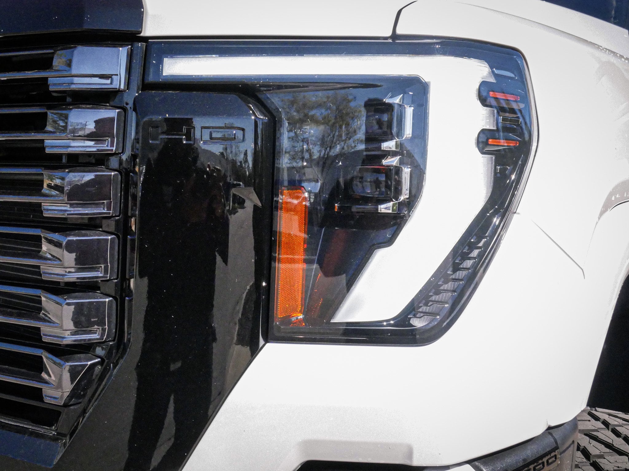 2025 GMC Sierra 2500HD Denali Ultimate photo 4