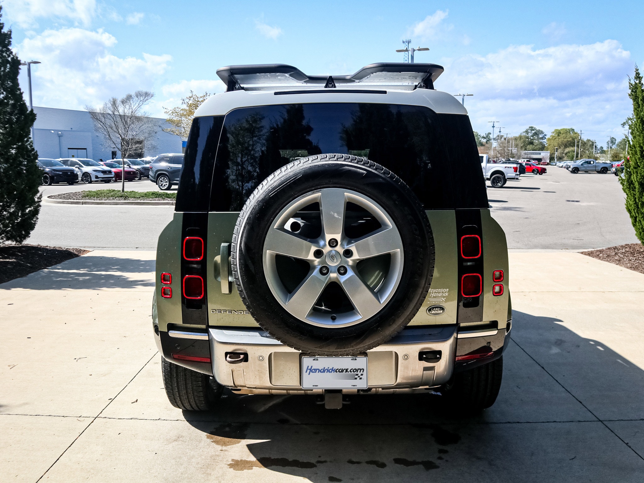 2022 Land Rover Defender S photo 3