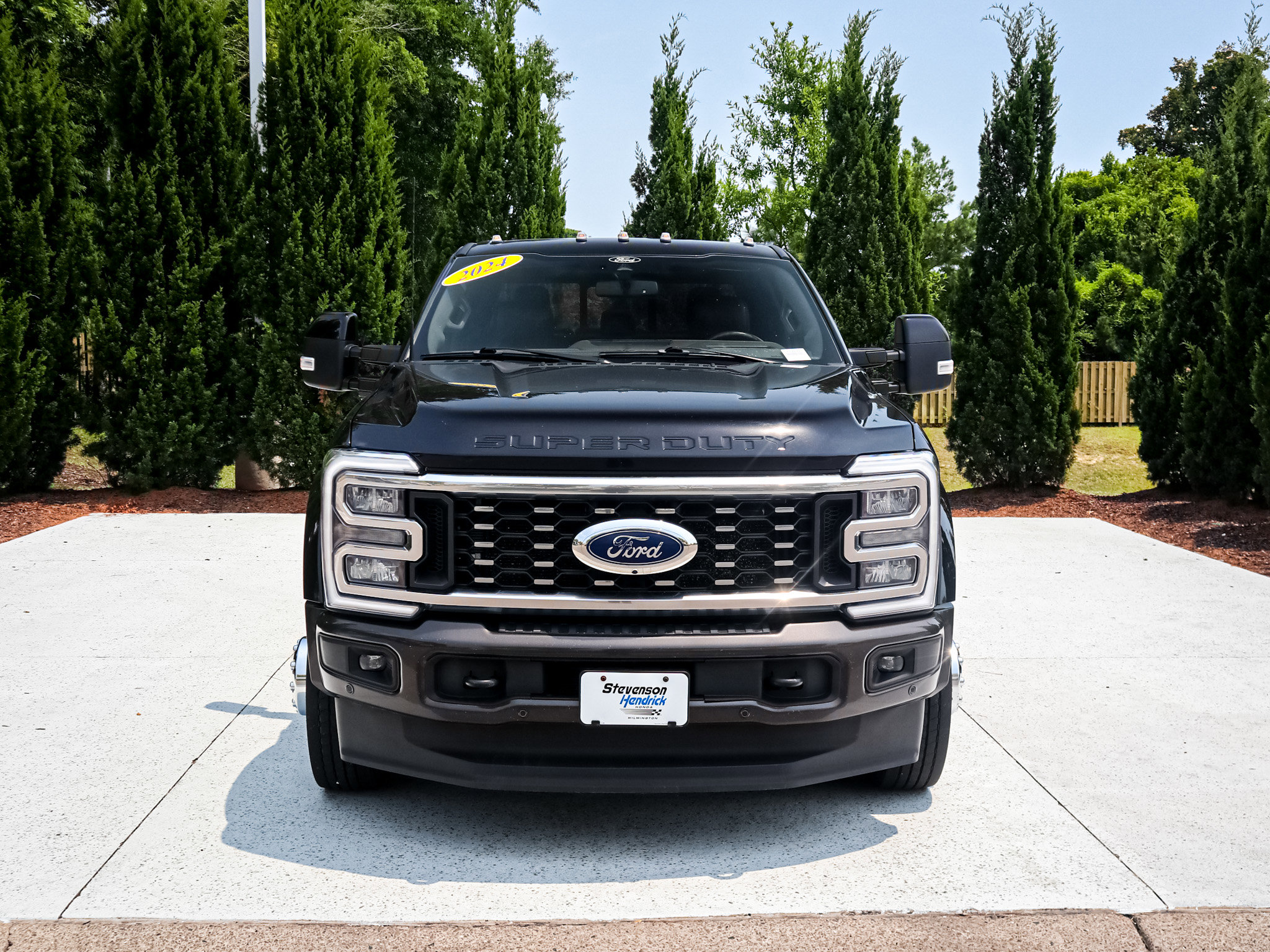 Ford Super Duty F-450 DRW King Ranch