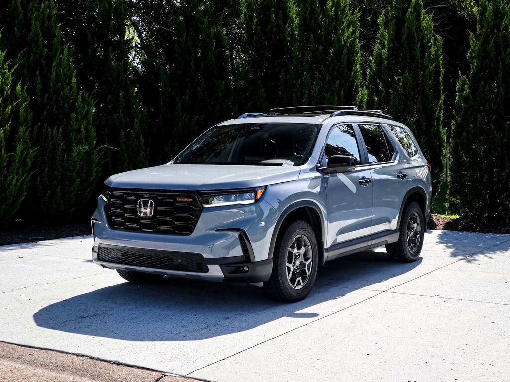 Used 2025 Honda Pilot TrailSport SUV
