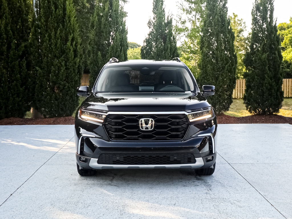 Used 2025 Honda Pilot Touring SUV