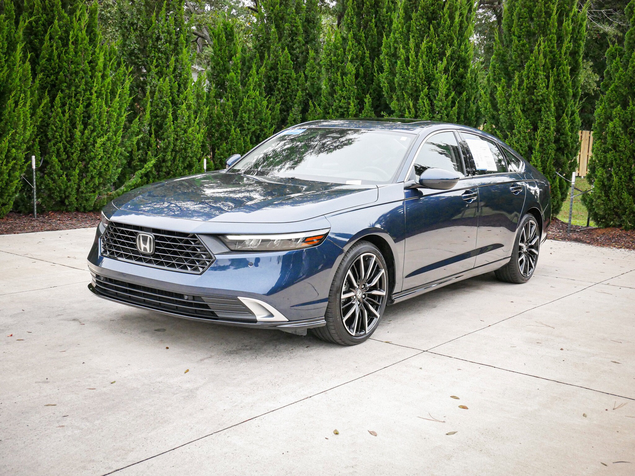 2025 Honda Accord Hybrid Touring photo 3