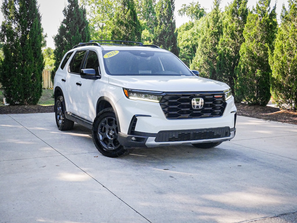 Certified 2025 Honda Pilot TrailSport SUV
