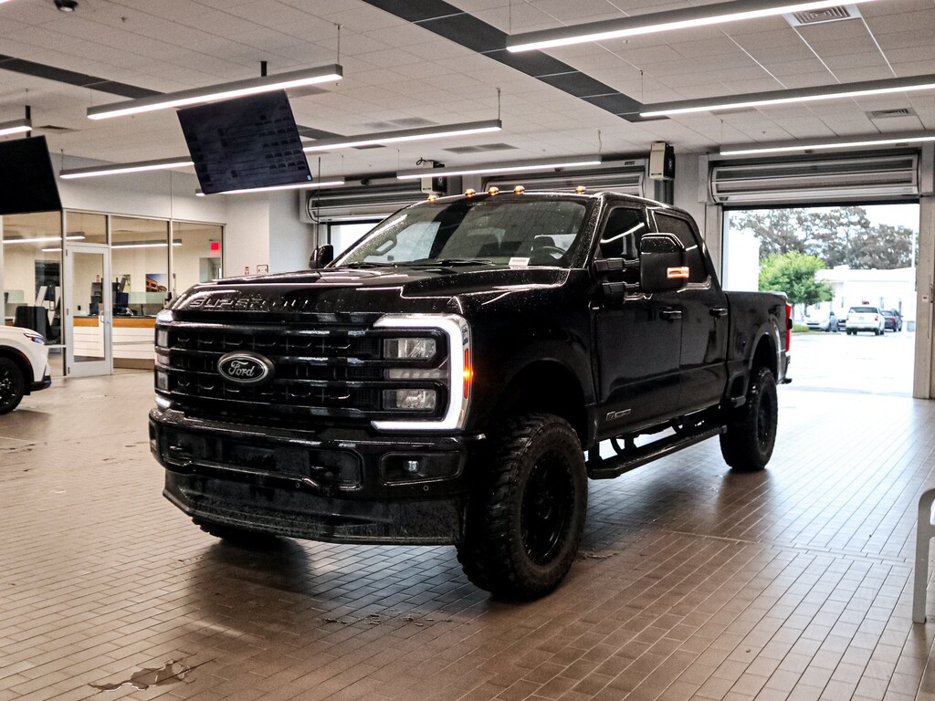 Used 2024 Ford Super Duty F-250 SRW LARIAT Pickup