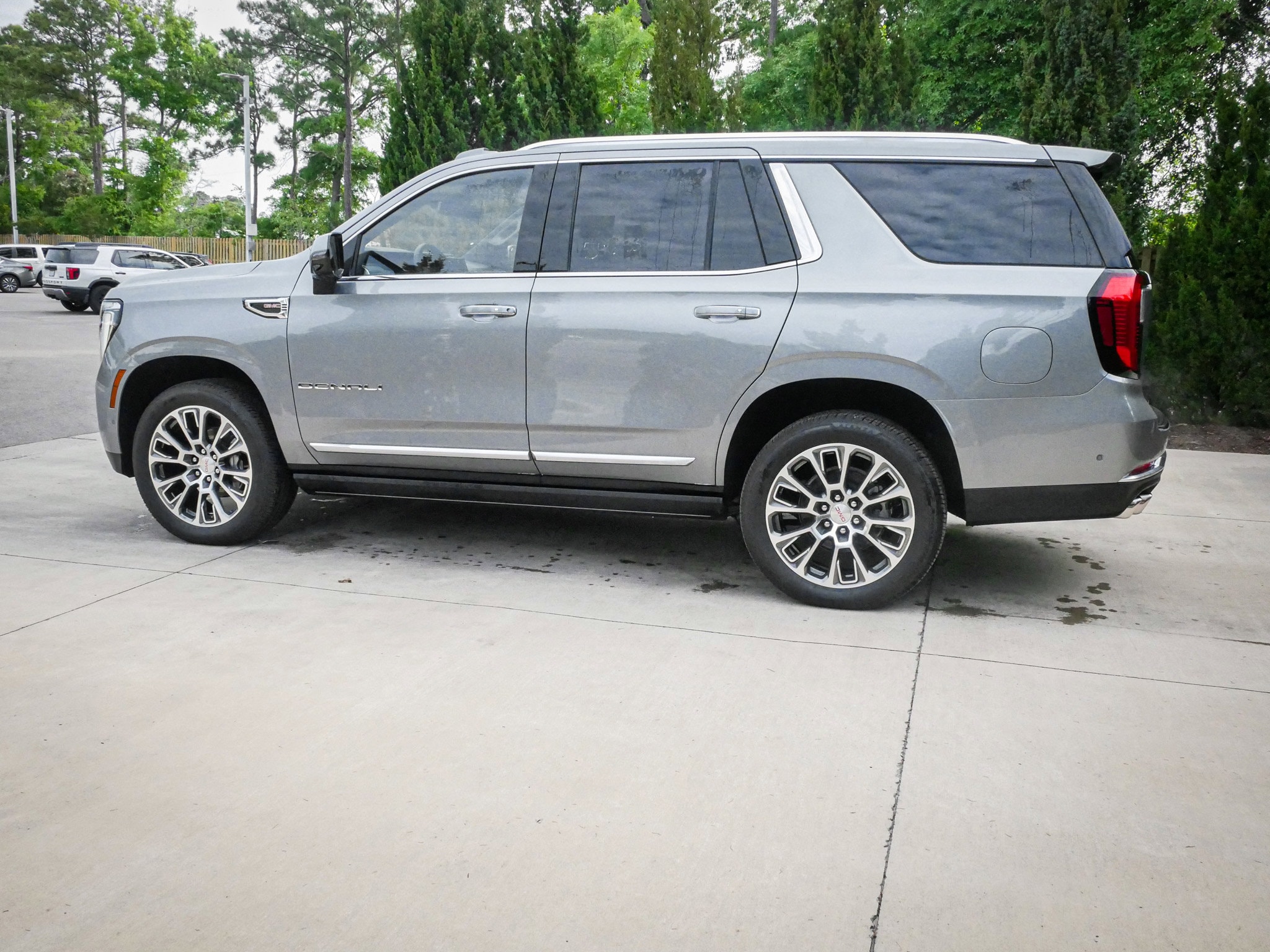 2026 GMC Yukon Denali photo 5