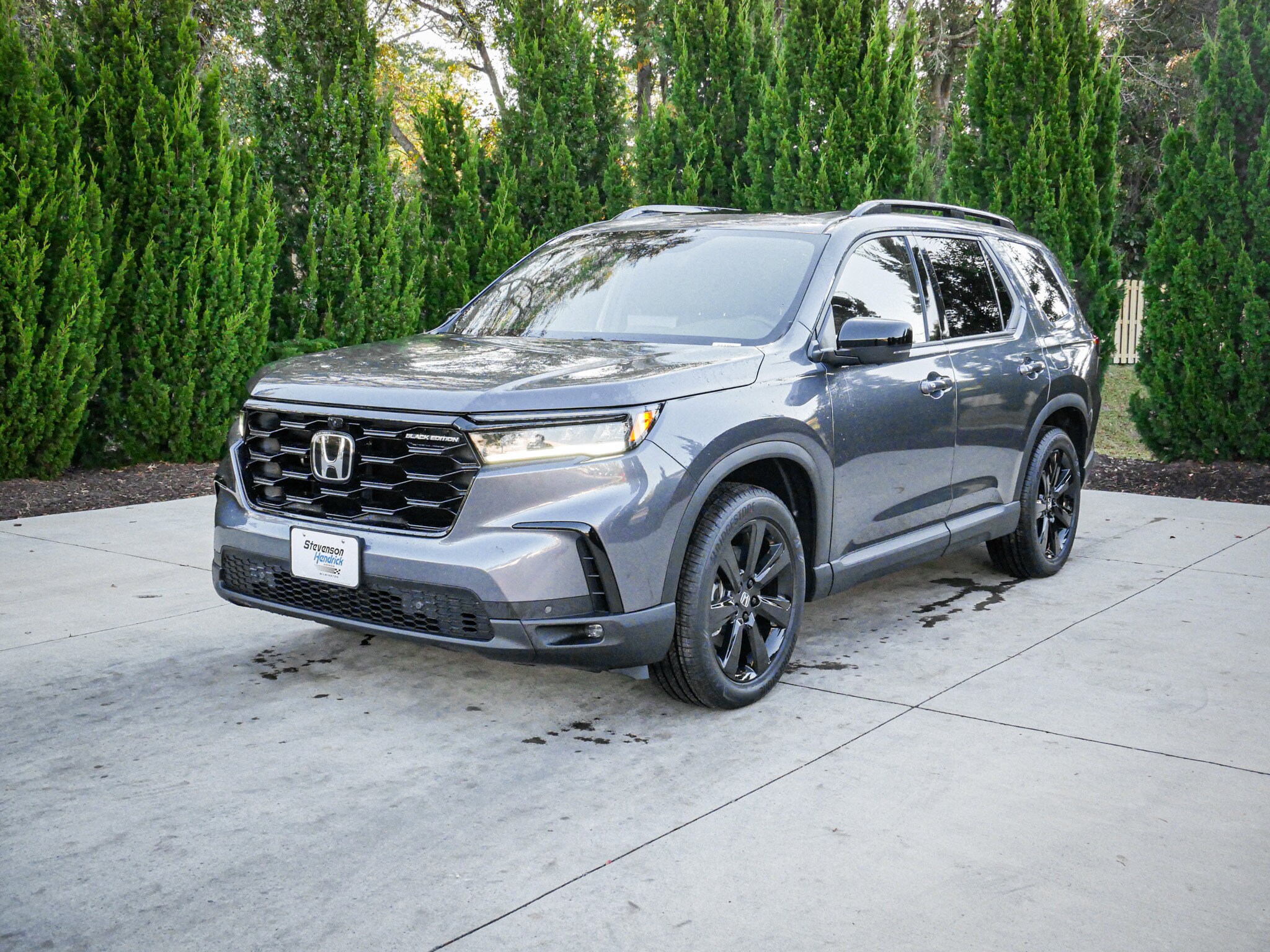 2025 Honda Pilot Black Edition photo 3