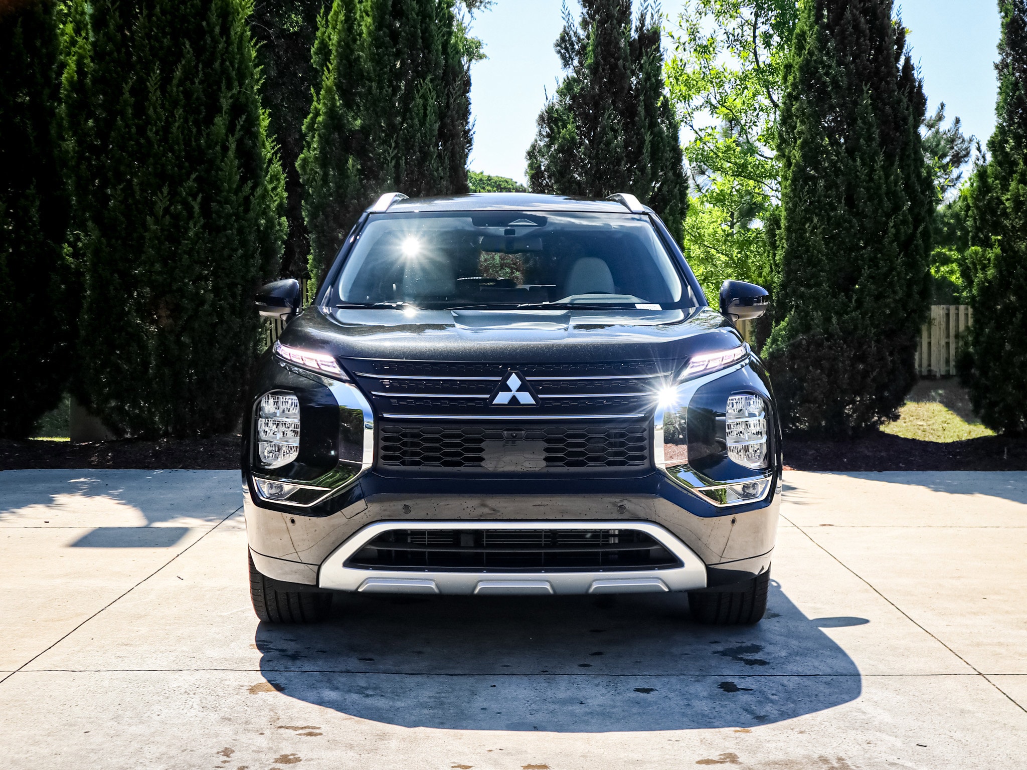 2023 Mitsubishi Outlander SEL photo 2