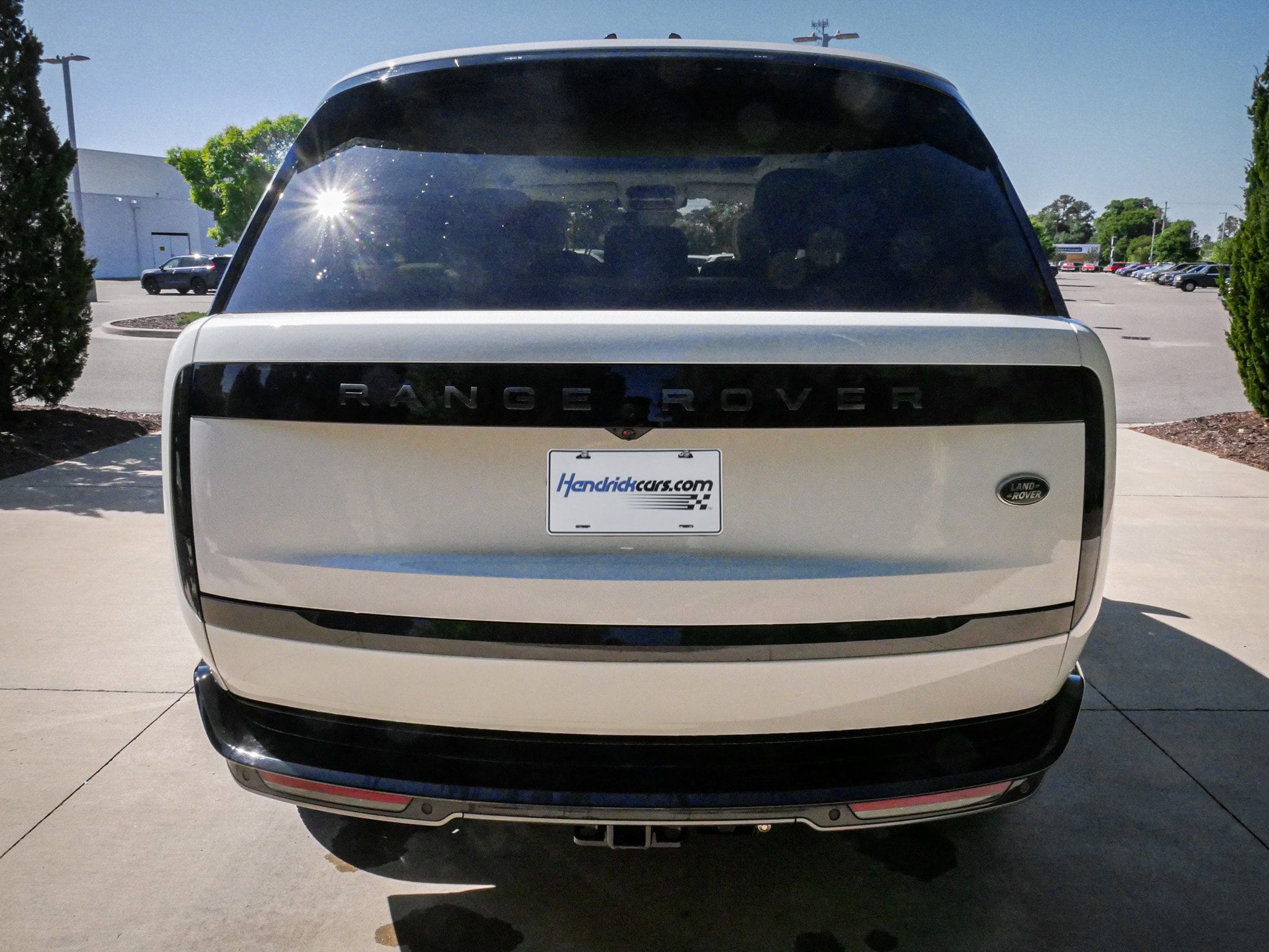 2023 Land Rover Range Rover SE photo 3