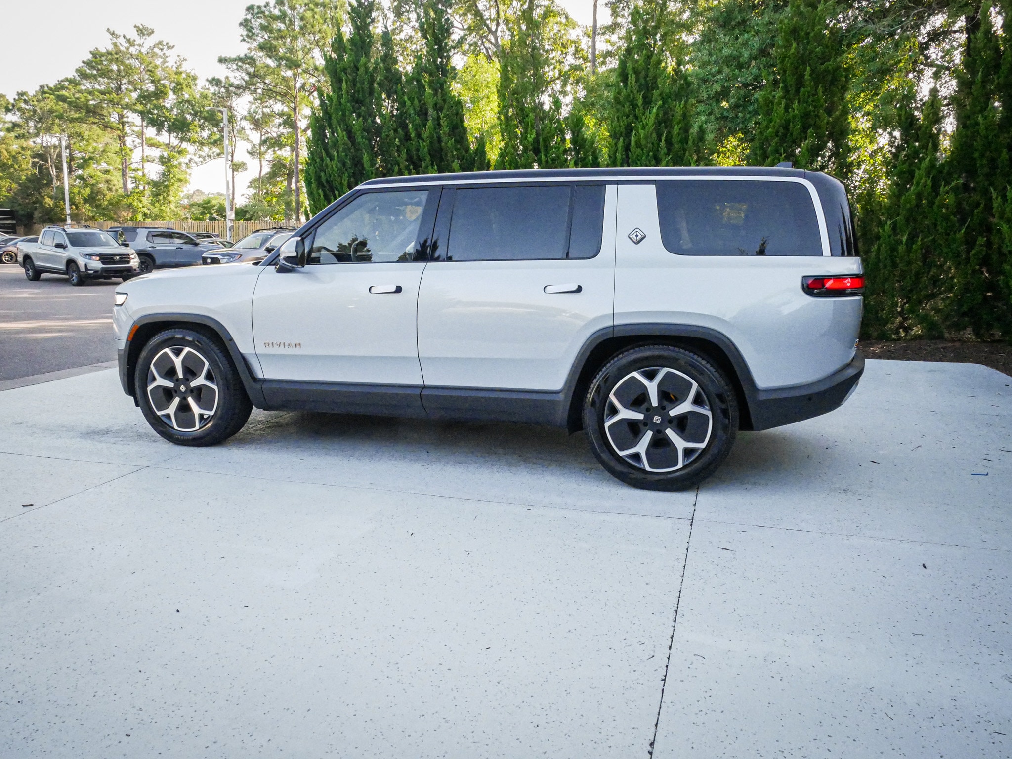 Rivian R1S Adventure