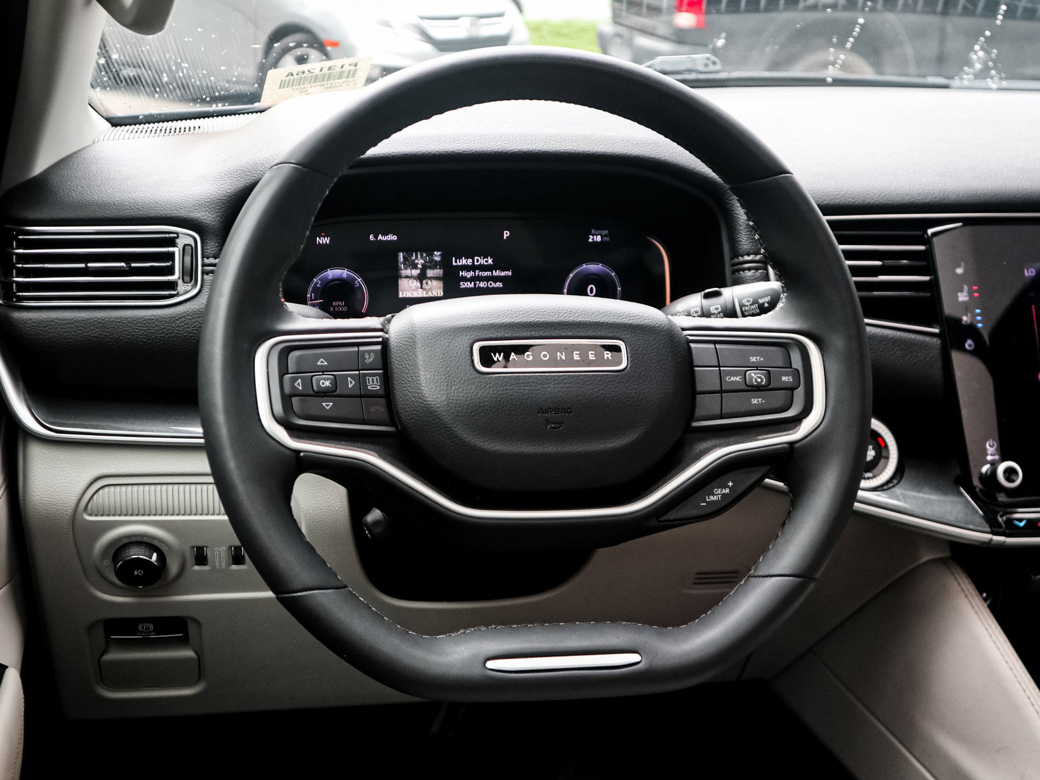2023 Jeep Wagoneer photo 5