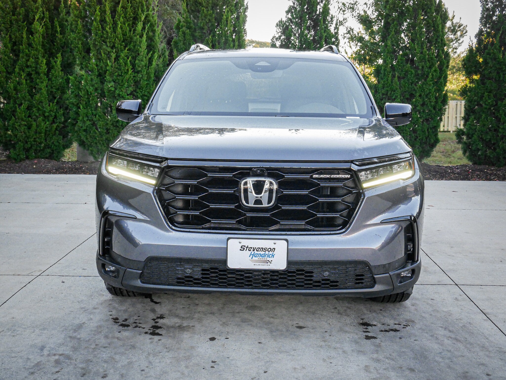 2025 Honda Pilot Black Edition photo 2