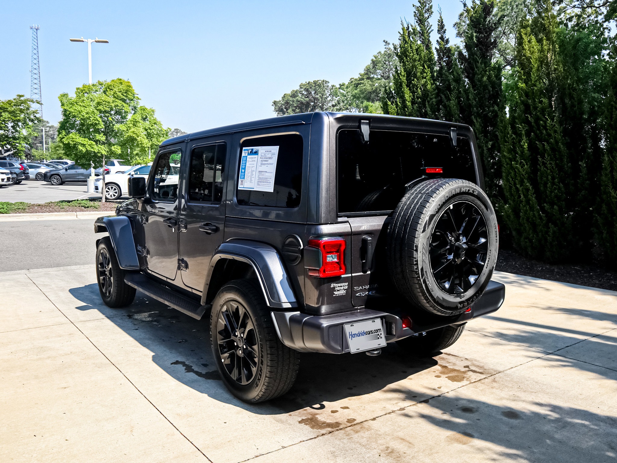 2025 Jeep Wrangler 4xe Sahara photo 6
